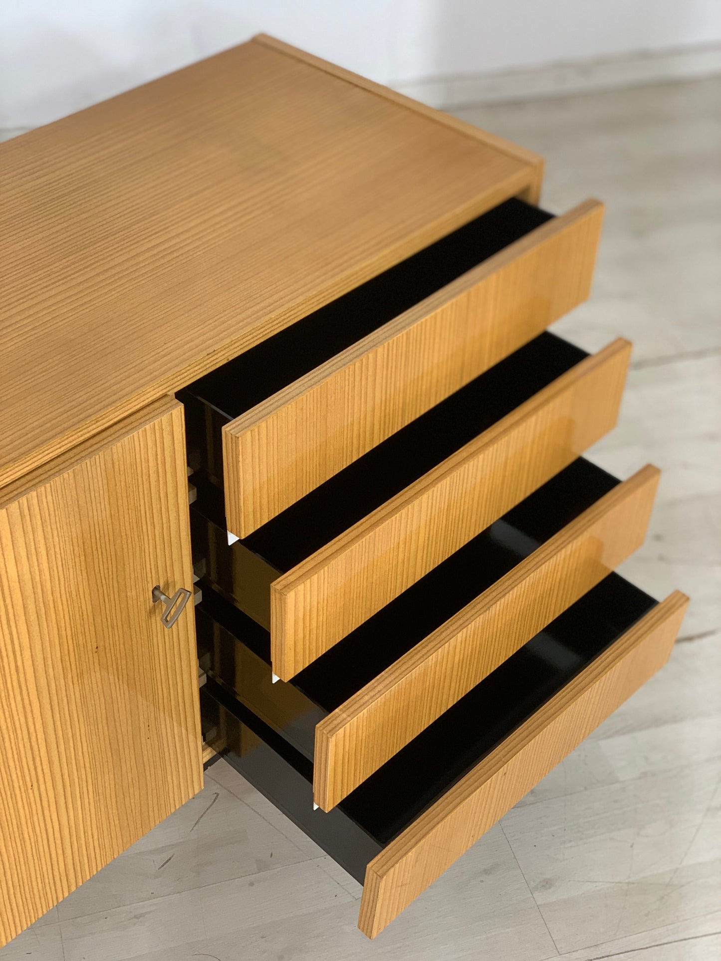 Commode à tiroirs du milieu du siècle, buffet vintage