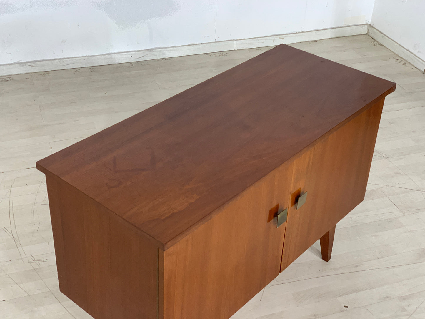 Commode à tiroirs du milieu du siècle, buffet vintage