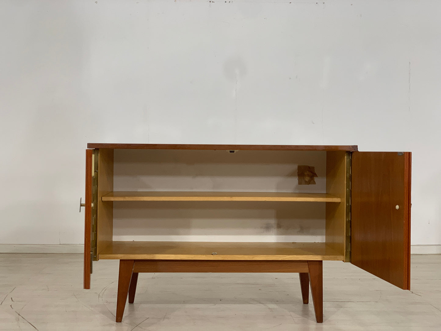 Commode à tiroirs du milieu du siècle, buffet vintage
