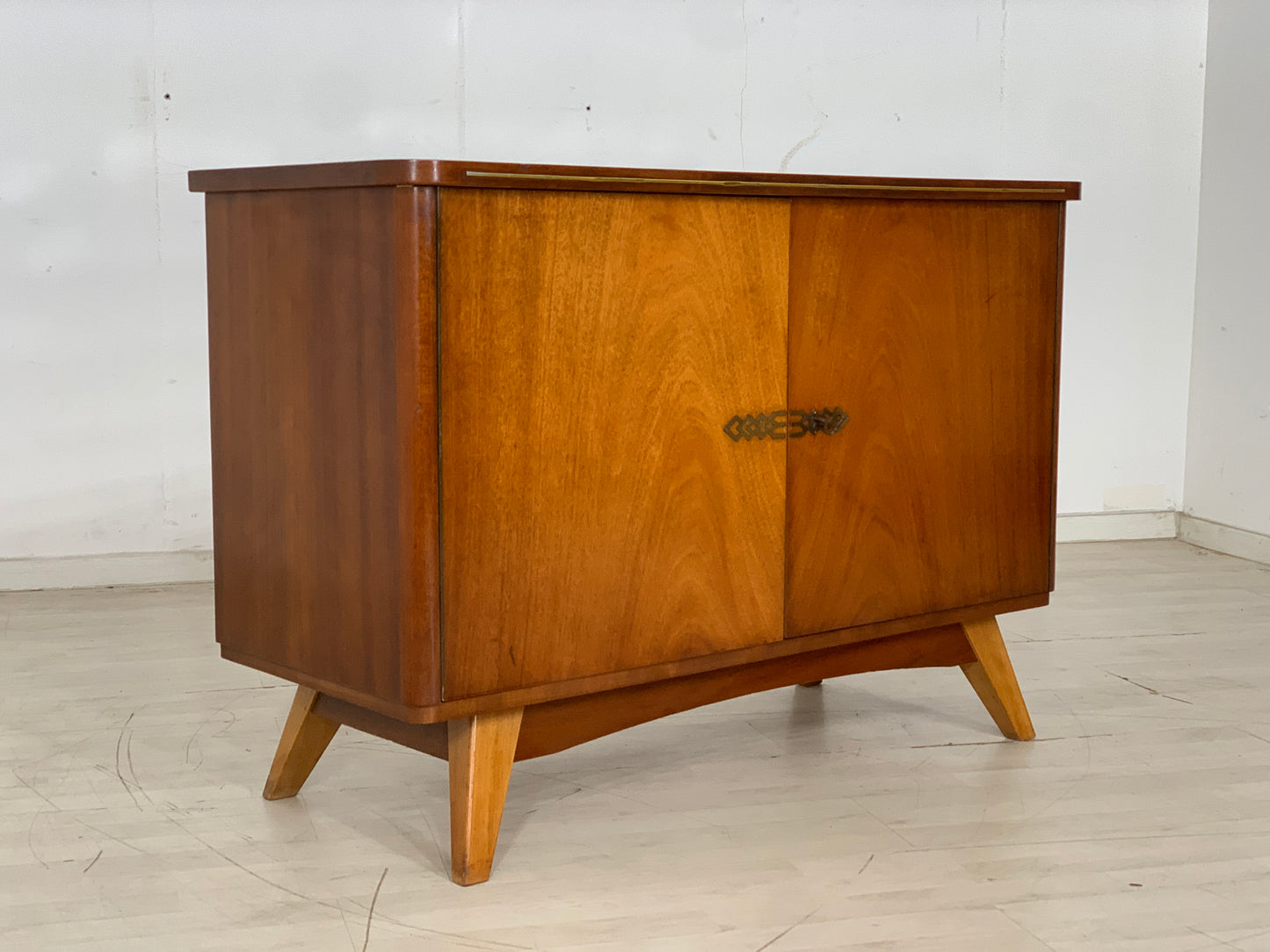 Commode à tiroirs du milieu du siècle, buffet vintage