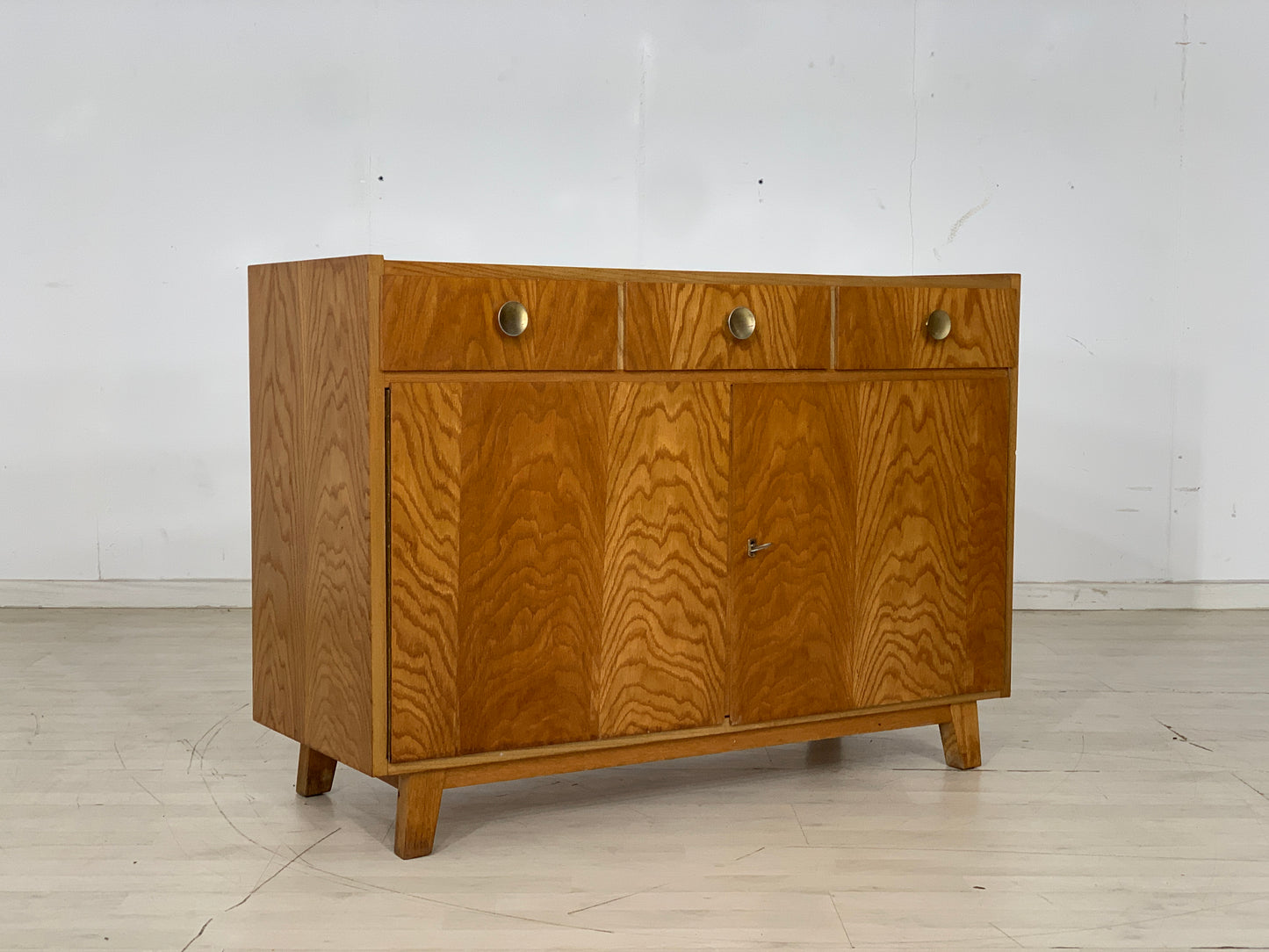 Commode à tiroirs du milieu du siècle, buffet vintage