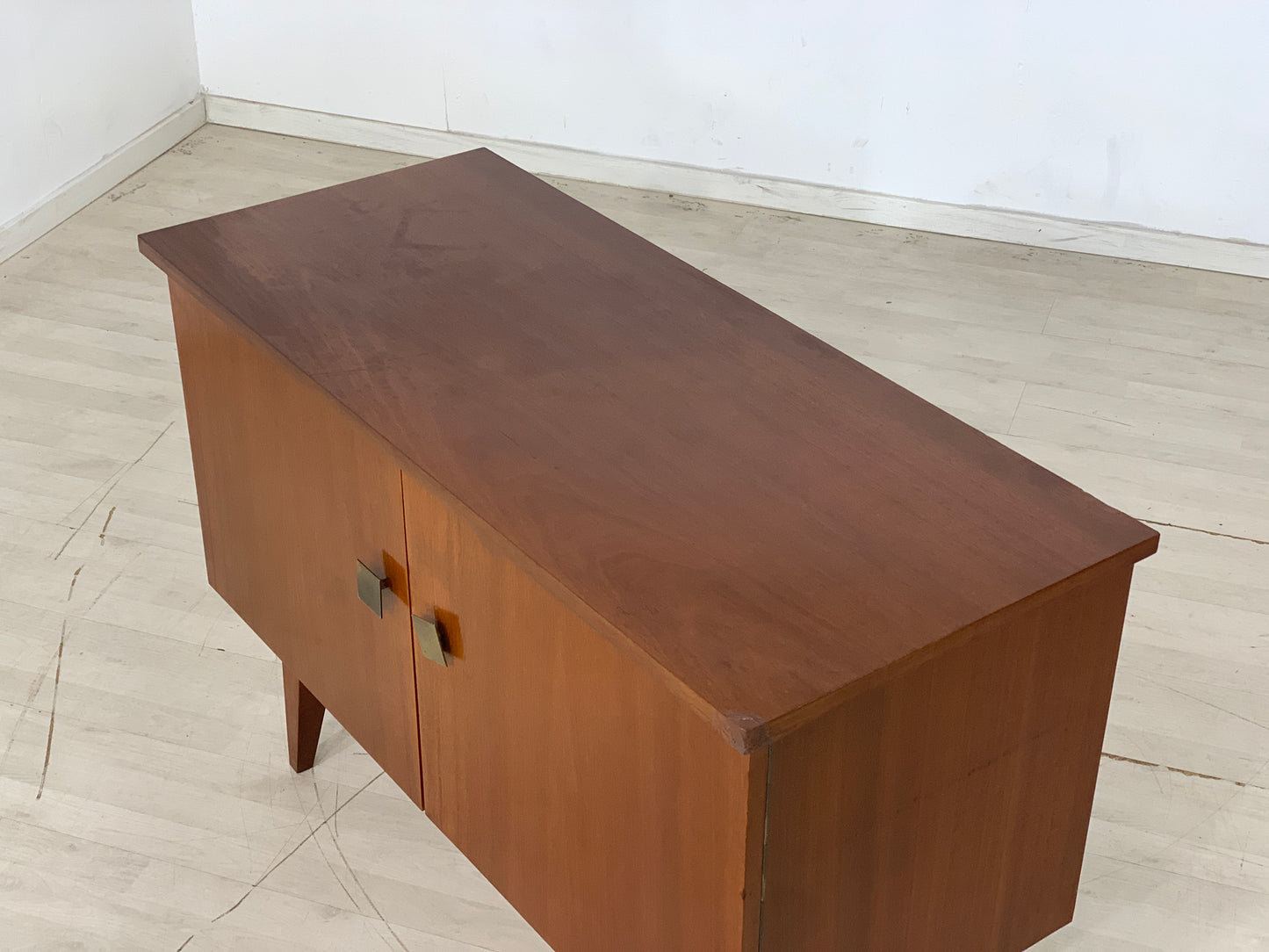 Commode à tiroirs du milieu du siècle, buffet vintage