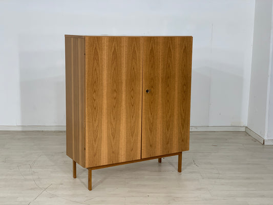 Armoire à linge vintage des années 60