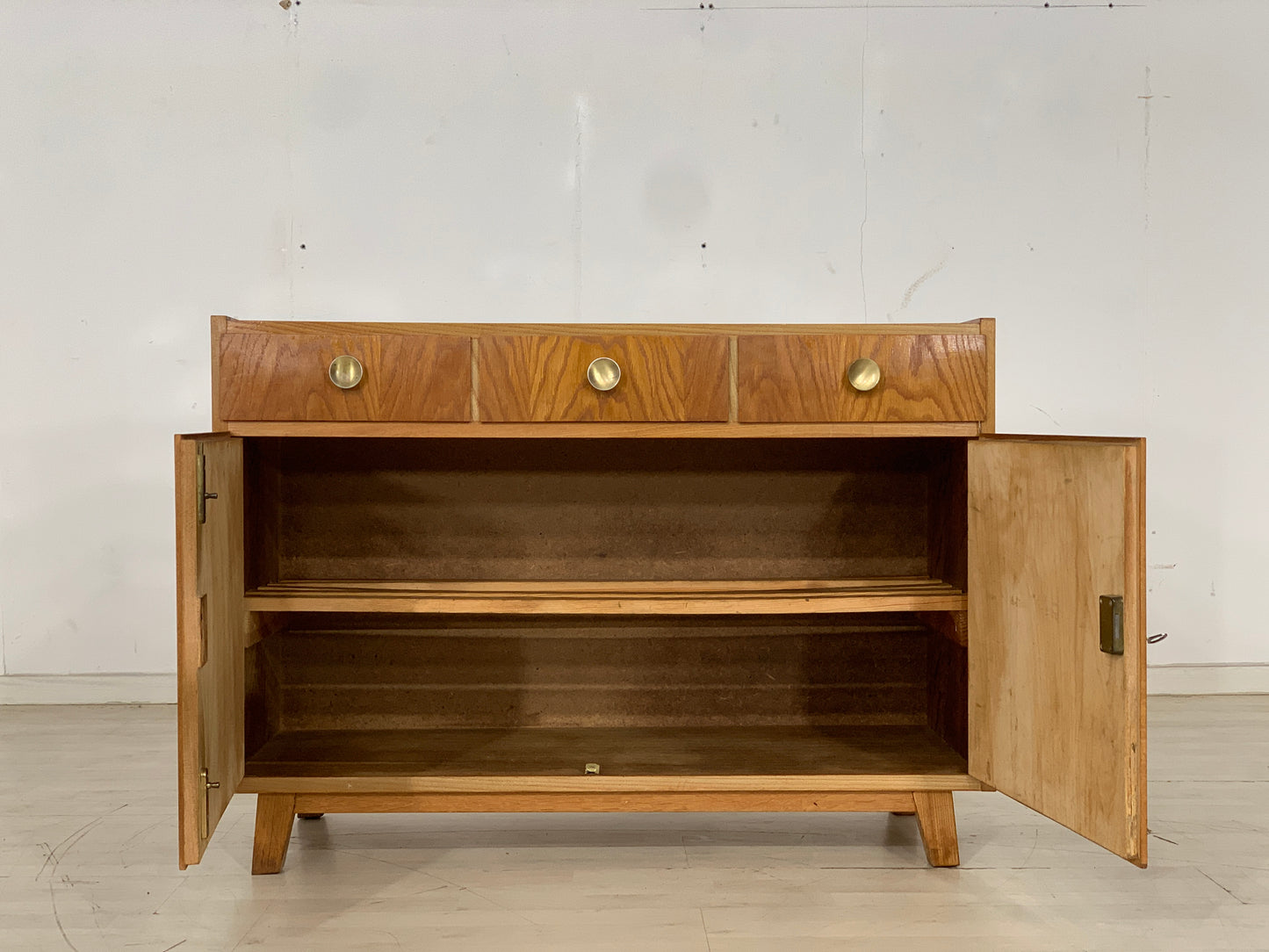 Commode à tiroirs du milieu du siècle, buffet vintage