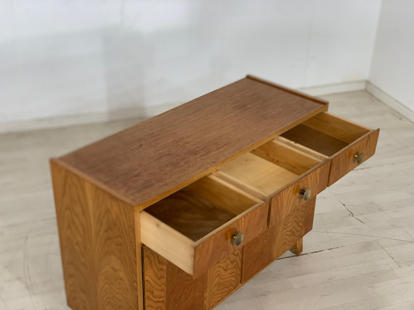 Commode à tiroirs du milieu du siècle, buffet vintage