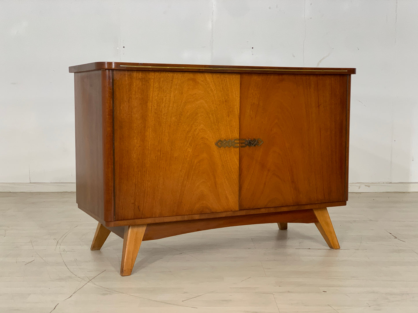 Commode à tiroirs du milieu du siècle, buffet vintage