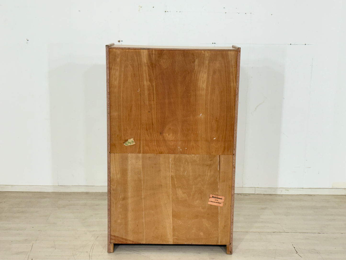 Mid-Century Vitrine / Hoher Schrank – 60er Jahre Vintage Highboard – Rüster (Ulme) Holz