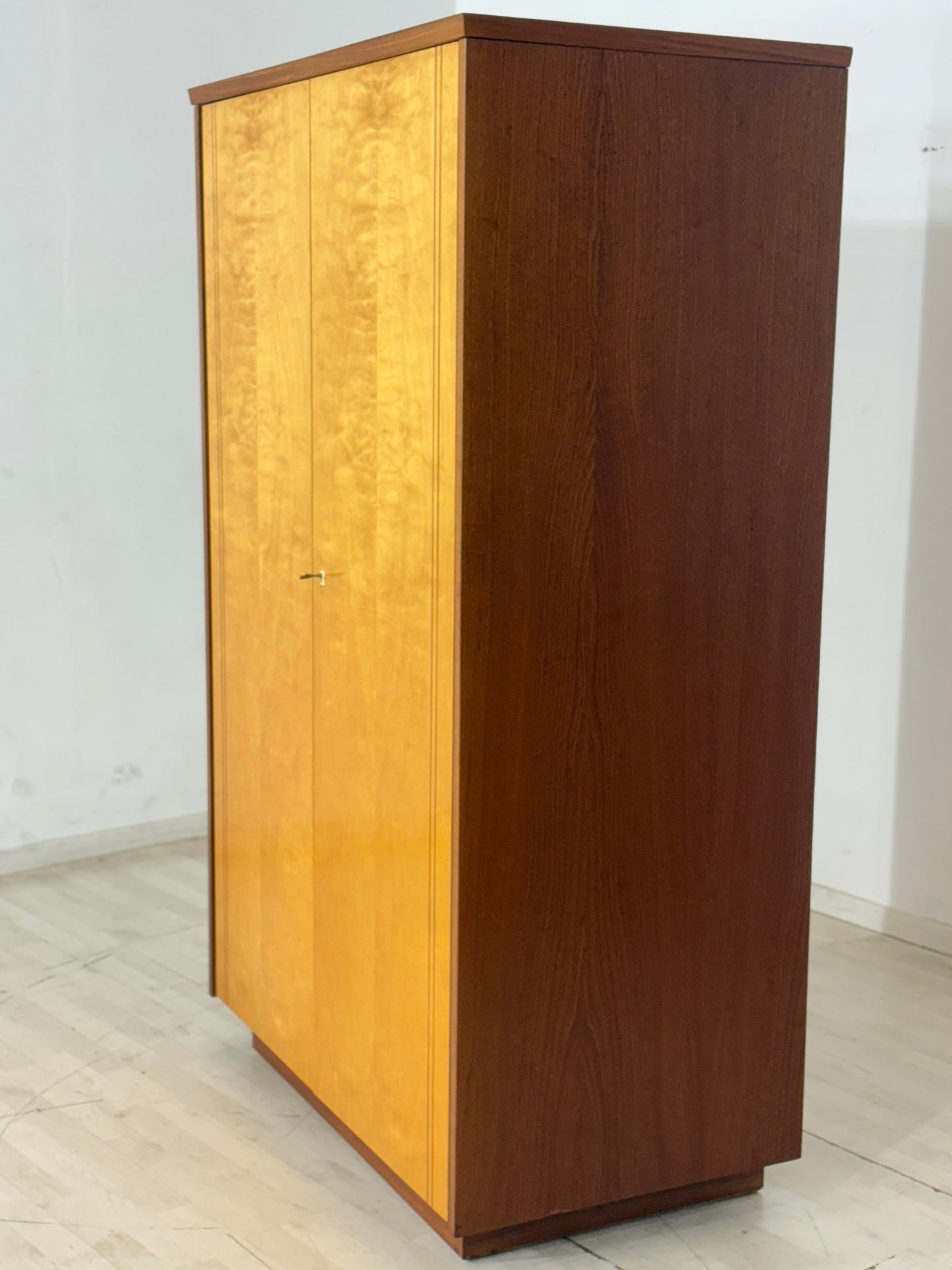 Mid Century Wäscheschrank Schrank Kleiderschrank Vintage