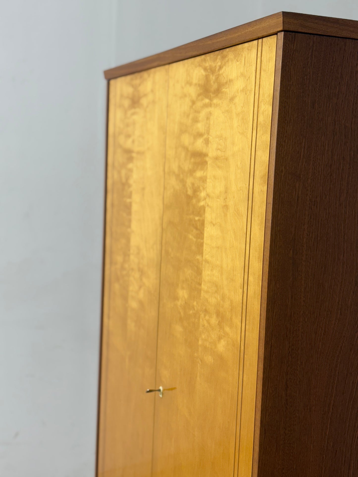 Mid Century Wäscheschrank Schrank Kleiderschrank Vintage