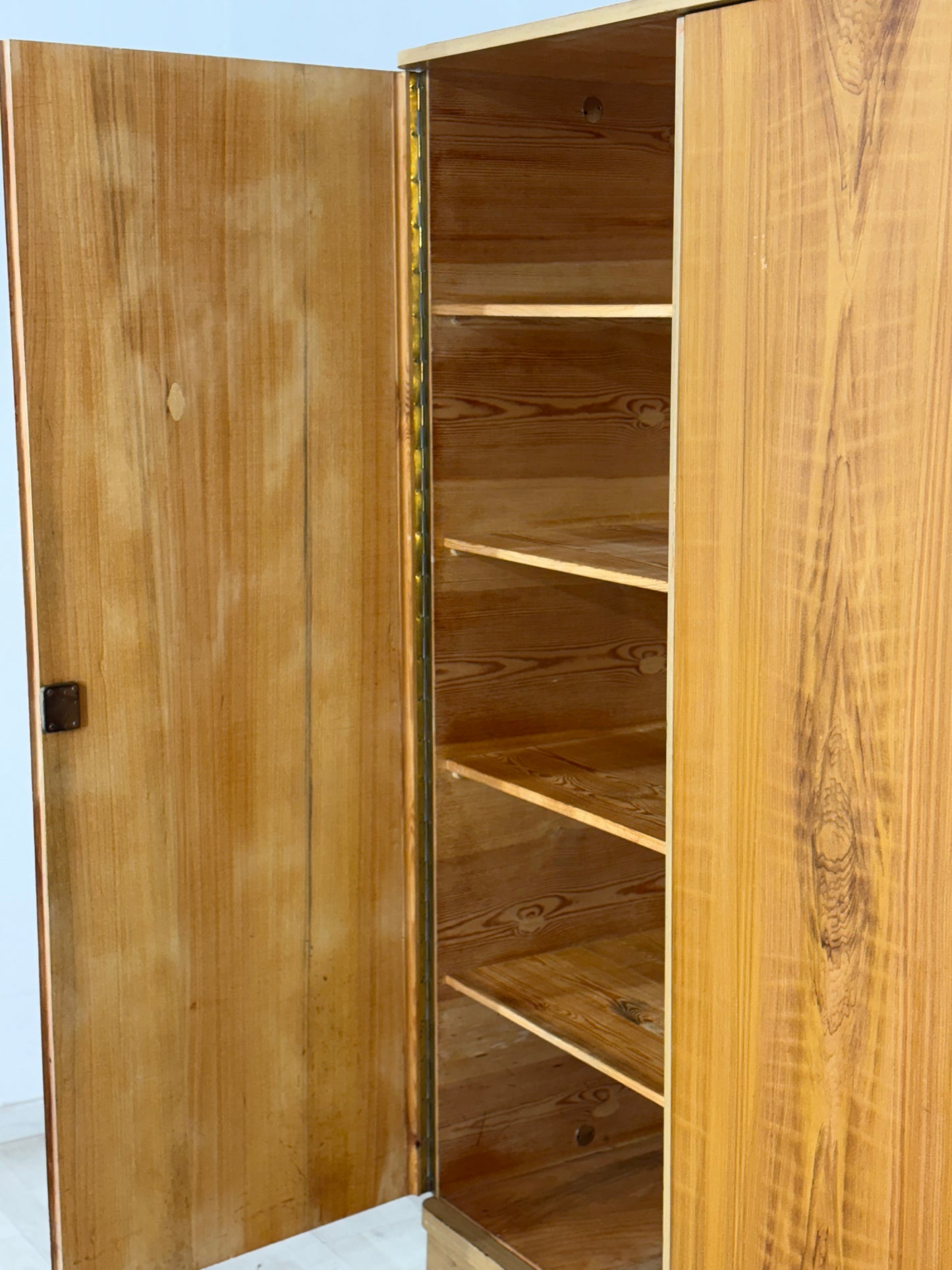 Mid Century Wäscheschrank Schrank Kleiderschrank 3-Türer Vintage