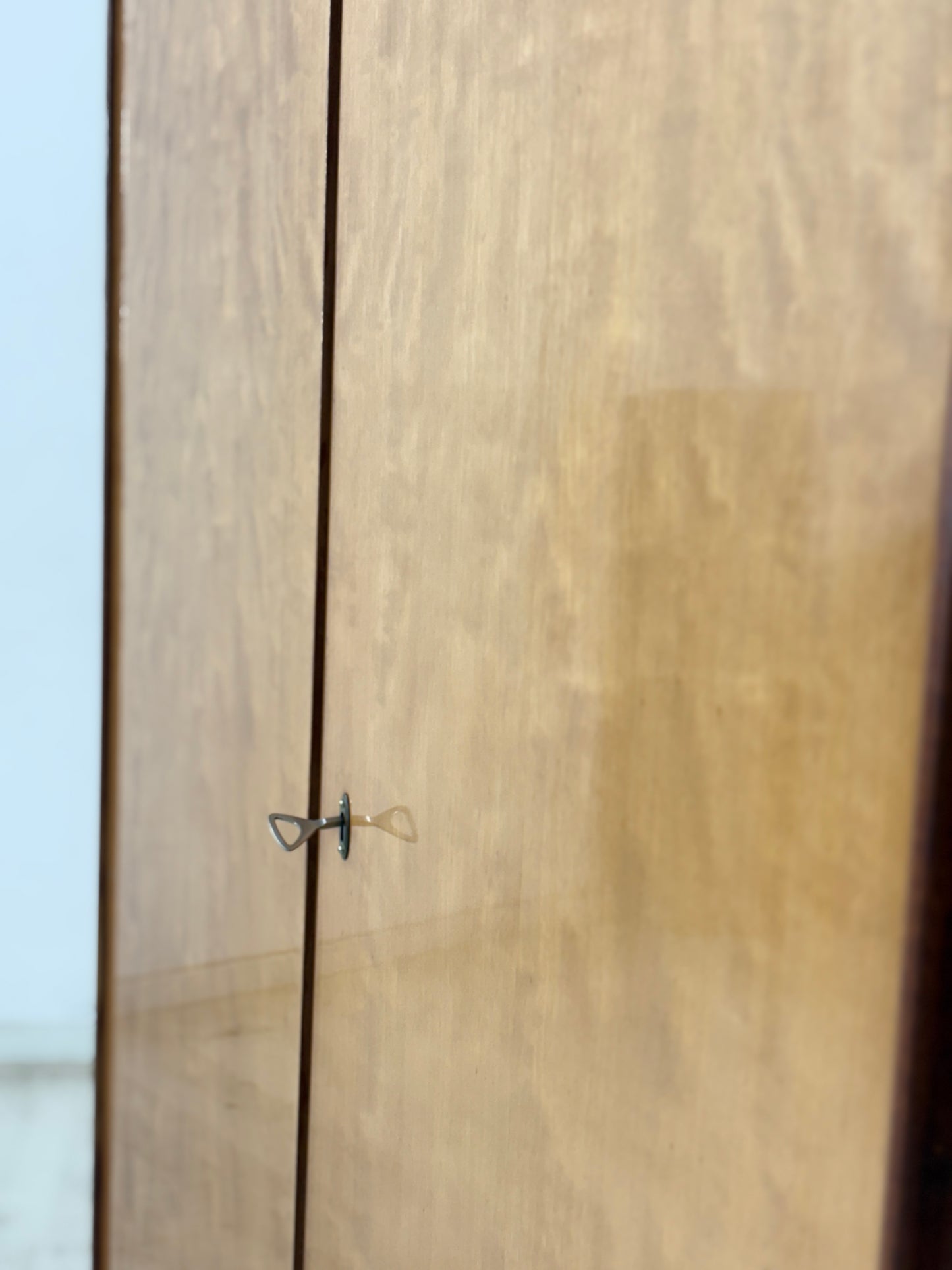 Art Deco Wäscheschrank Kleiderschrank 2-Türer Vintage