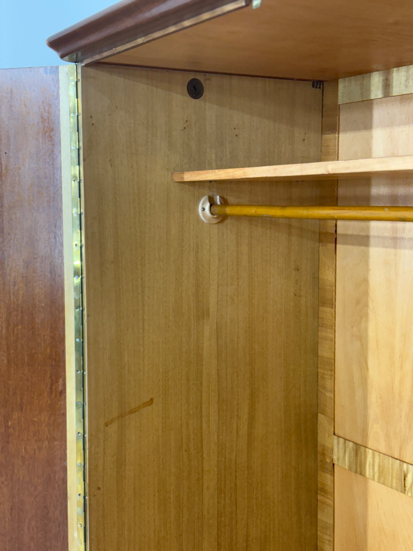 Art Deco Wäscheschrank Kleiderschrank 2-Türer Vintage
