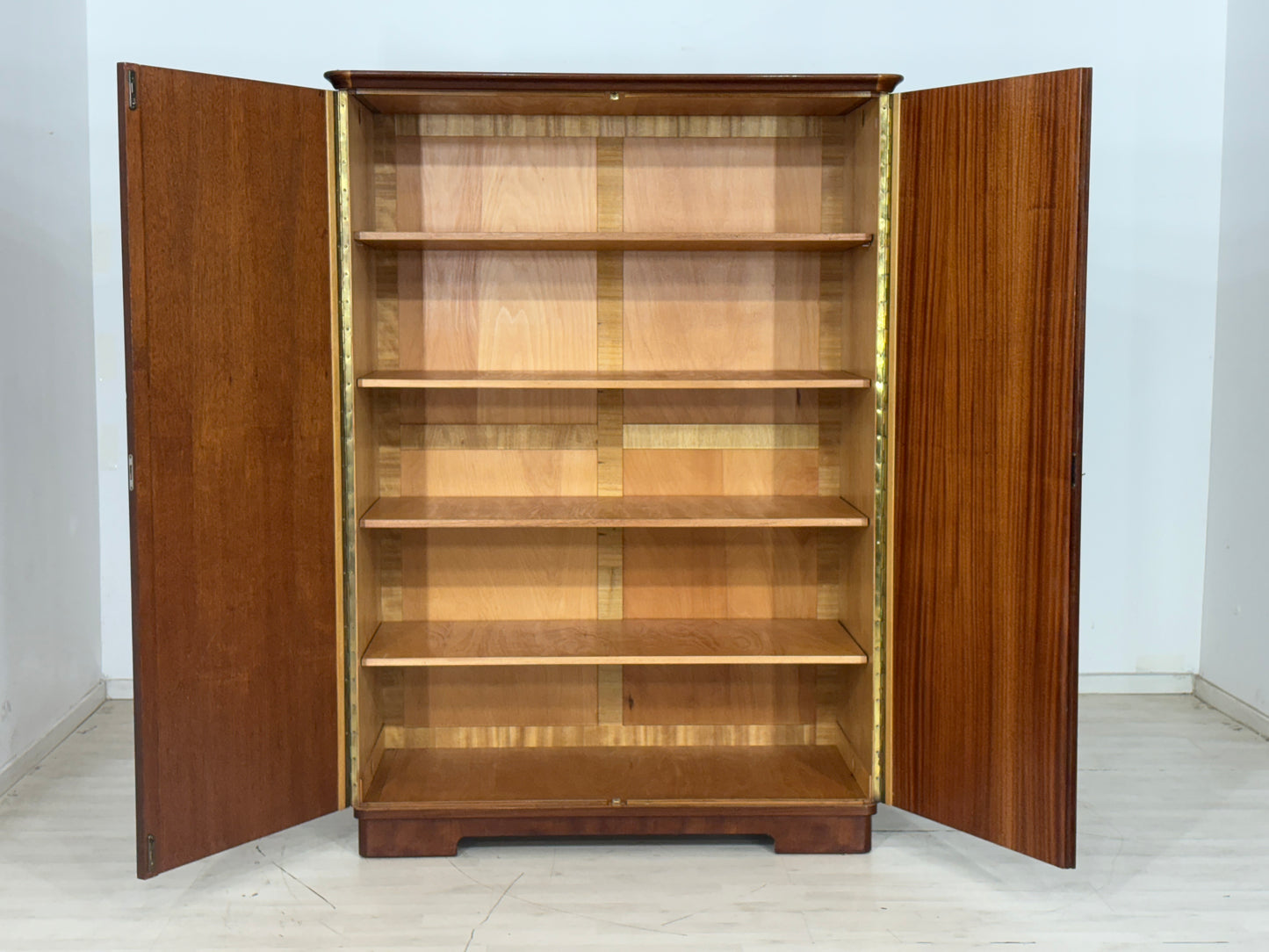 Art Deco Wäscheschrank Kleiderschrank 2-Türer Vintage