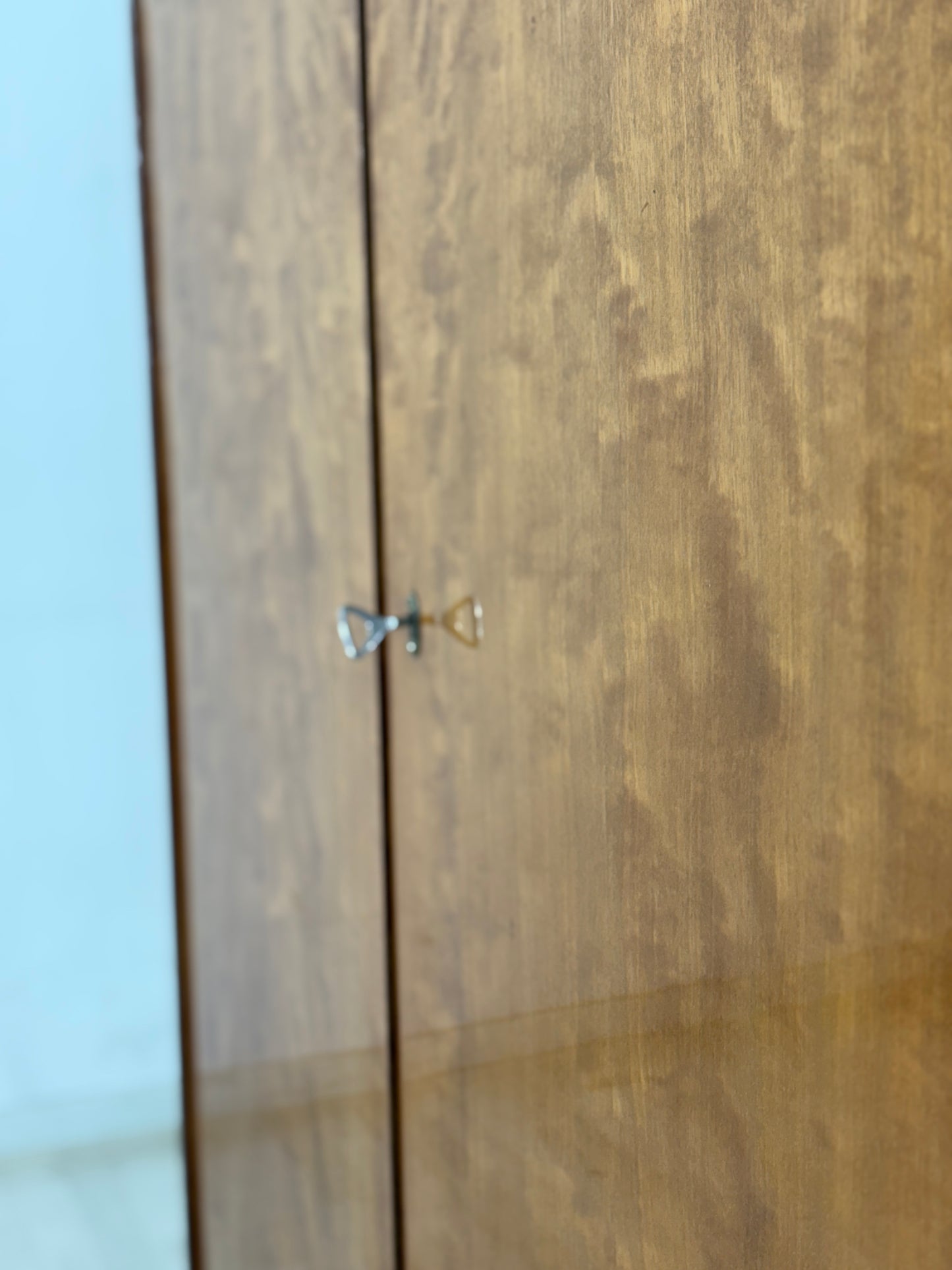 Art Deco Wäscheschrank Kleiderschrank 2-Türer Vintage
