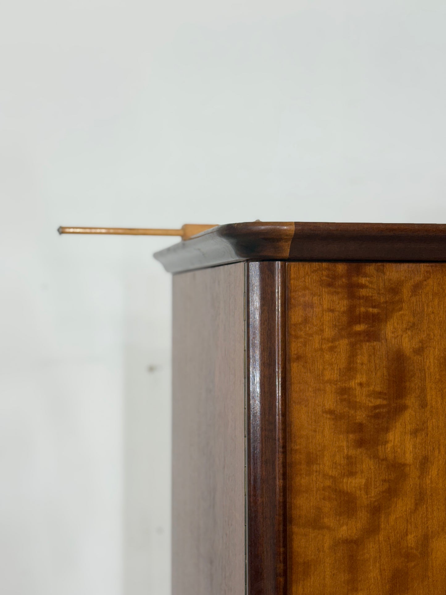 Art Deco Wäscheschrank Kleiderschrank 2-Türer Vintage