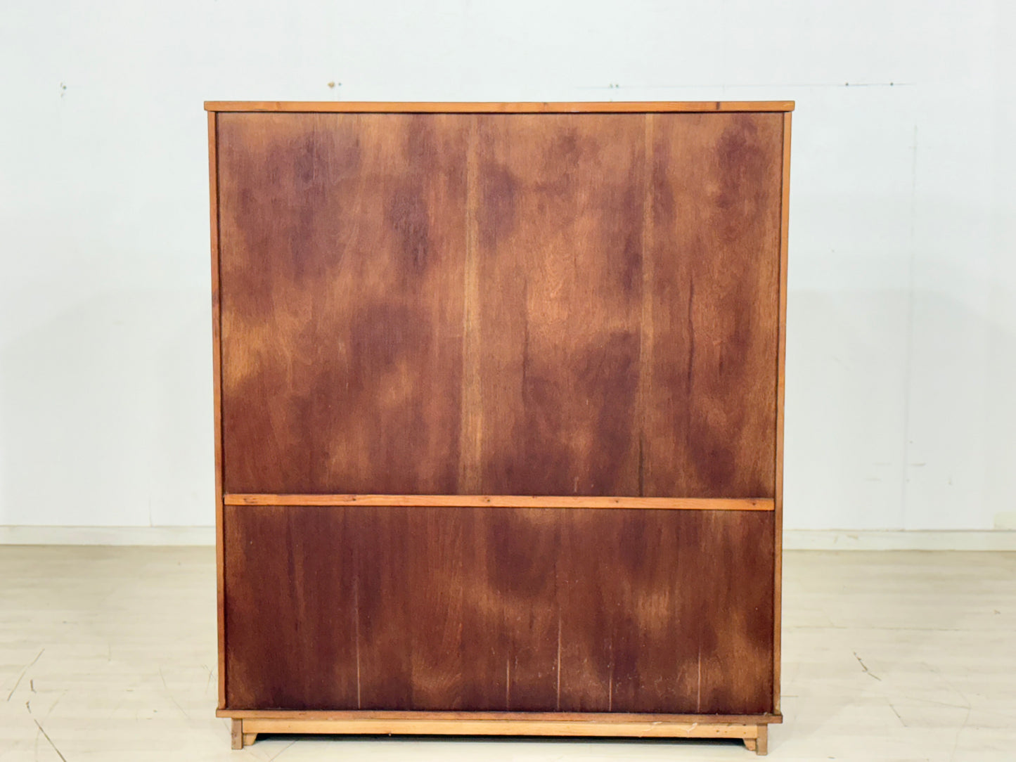 Vintage Wäscheschrank / Mid-Century Kleiderschrank / 60er Jahre Schrank
