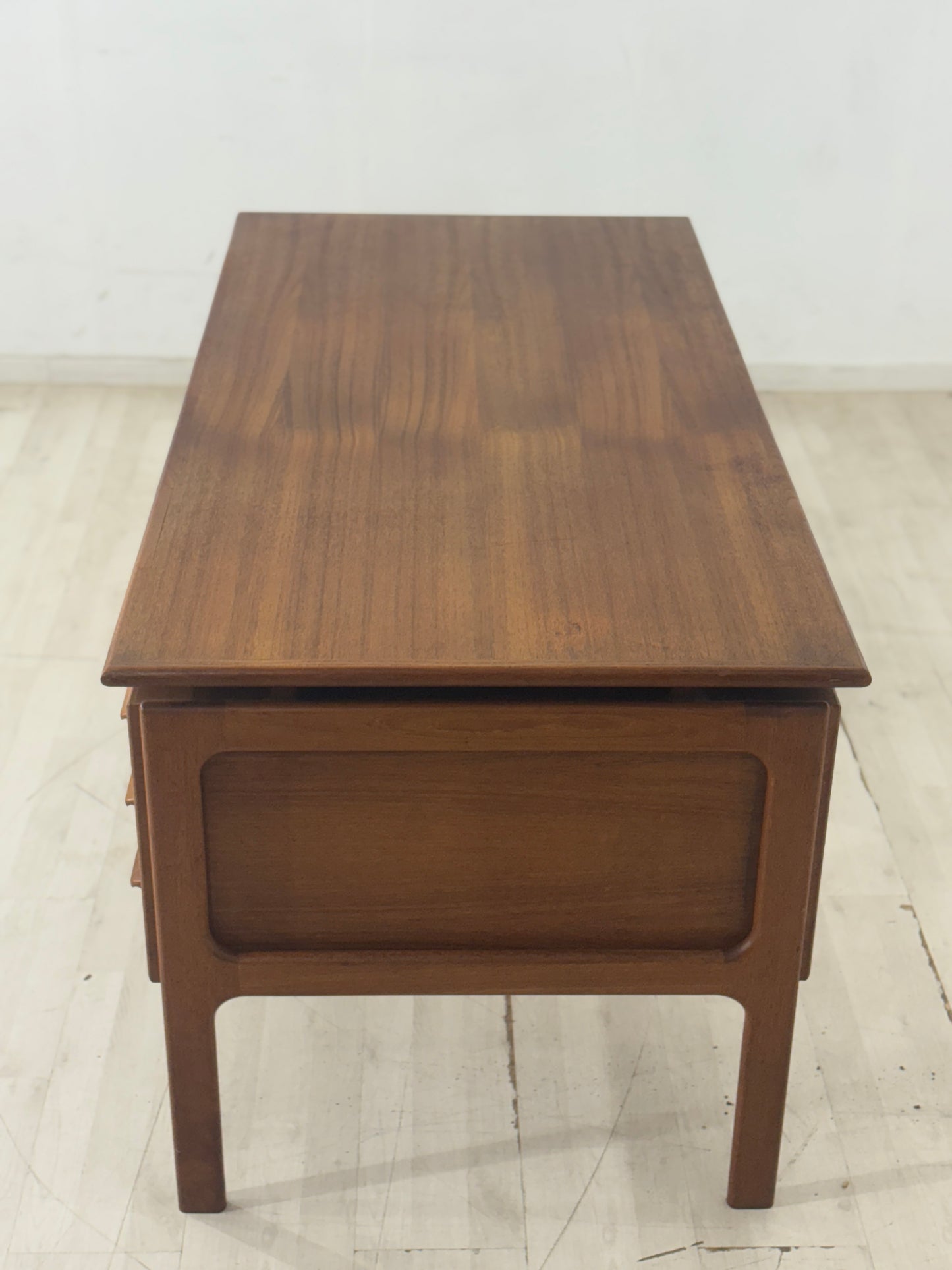 Danish Teak Schreibtisch Bürotisch freistehend Hennig Kjaernulf