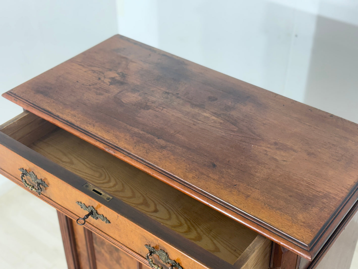 Gründerzeit Vertiko Holz Schrank Wohnzimmerschrank Antik um 1900