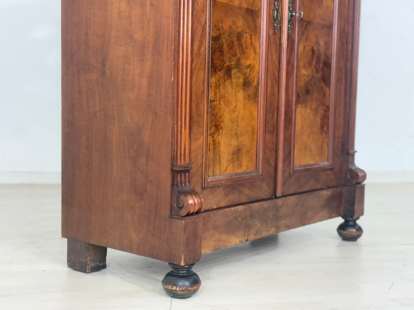 Gründerzeit Vertiko Holz Schrank Wohnzimmerschrank Antik um 1900