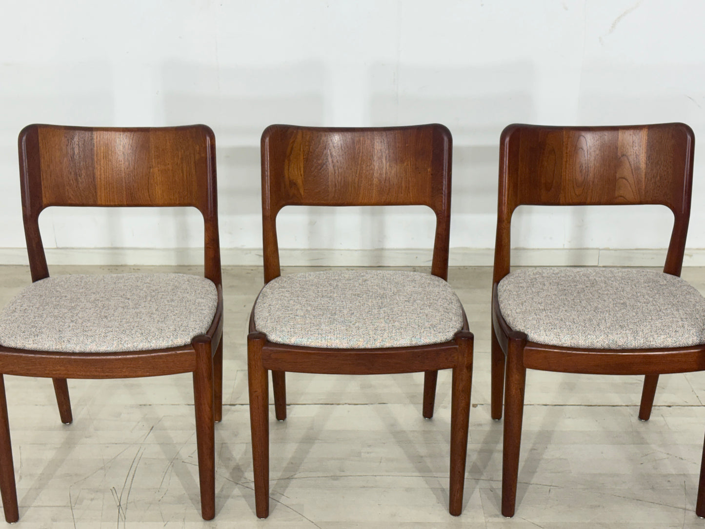 5x Hennig Kjaernulf Teak Stühle Esszimmerstühle Vintage