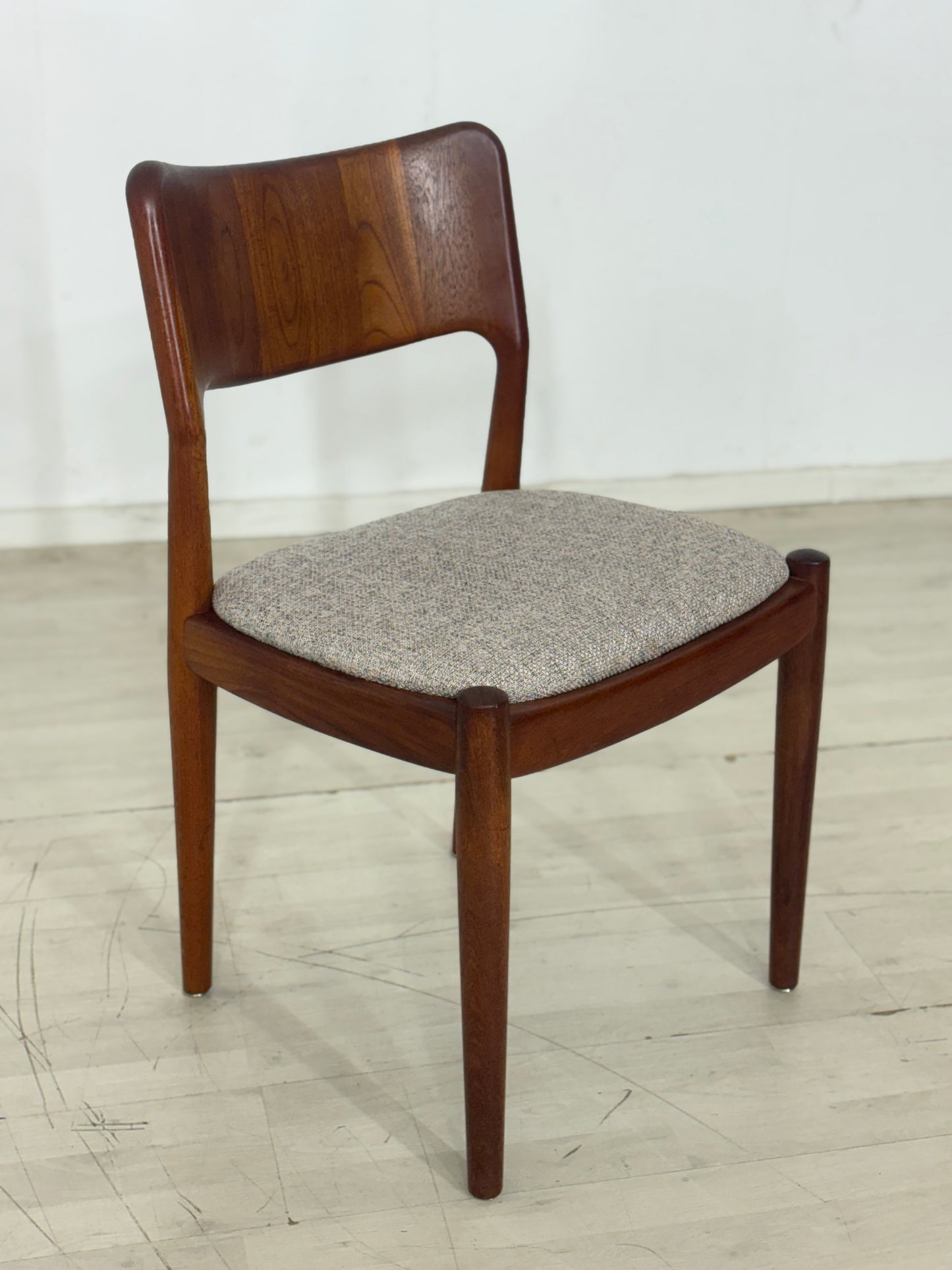5x Hennig Kjaernulf Teak Stühle Esszimmerstühle Vintage
