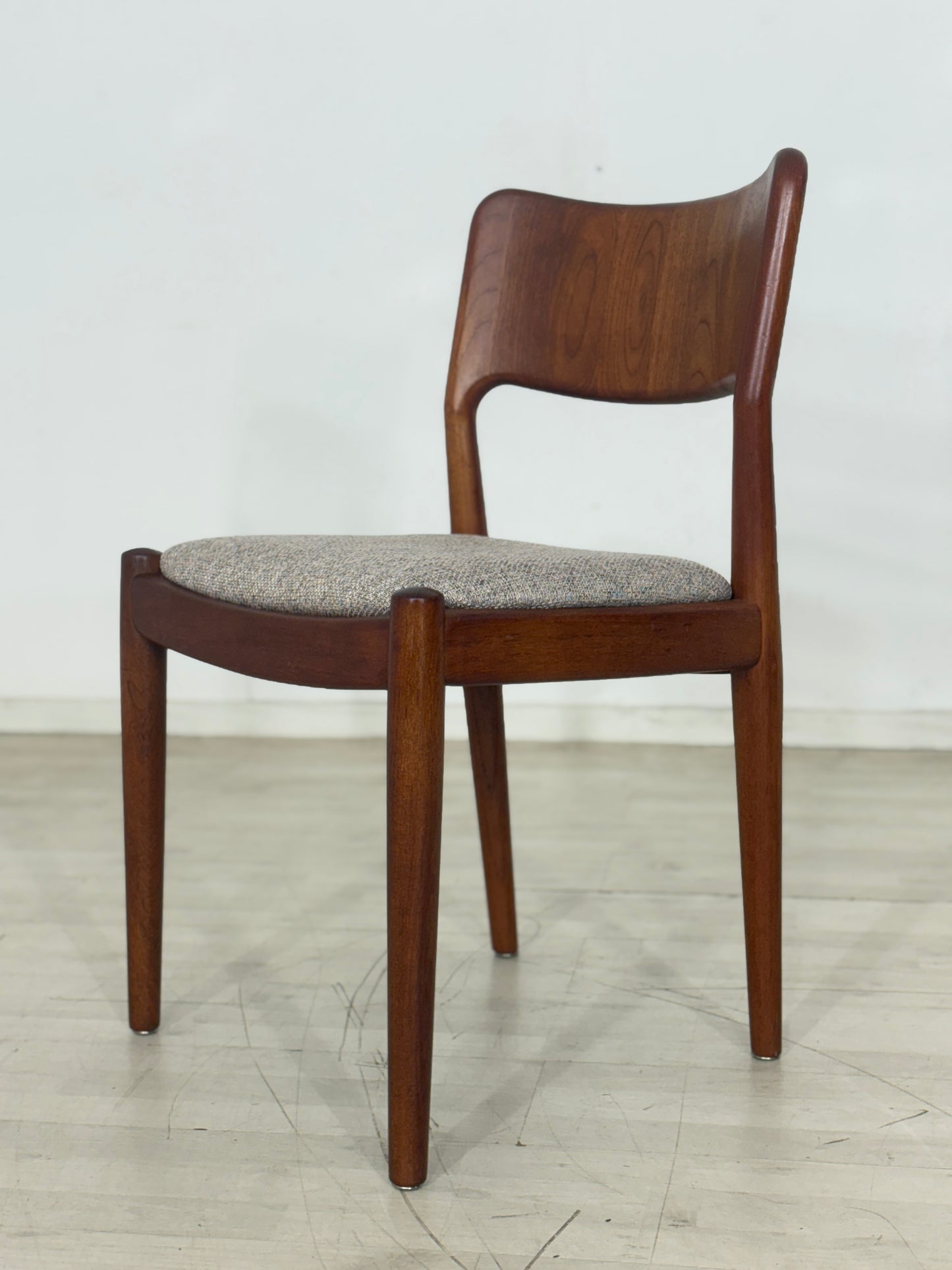 5x Hennig Kjaernulf Teak Stühle Esszimmerstühle Vintage
