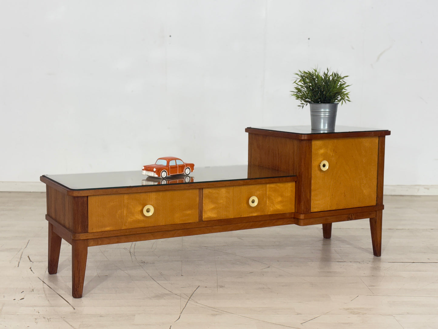 Niedliche Kommode Lowboard Flurschrank Wohnzimmerschrank 60´s