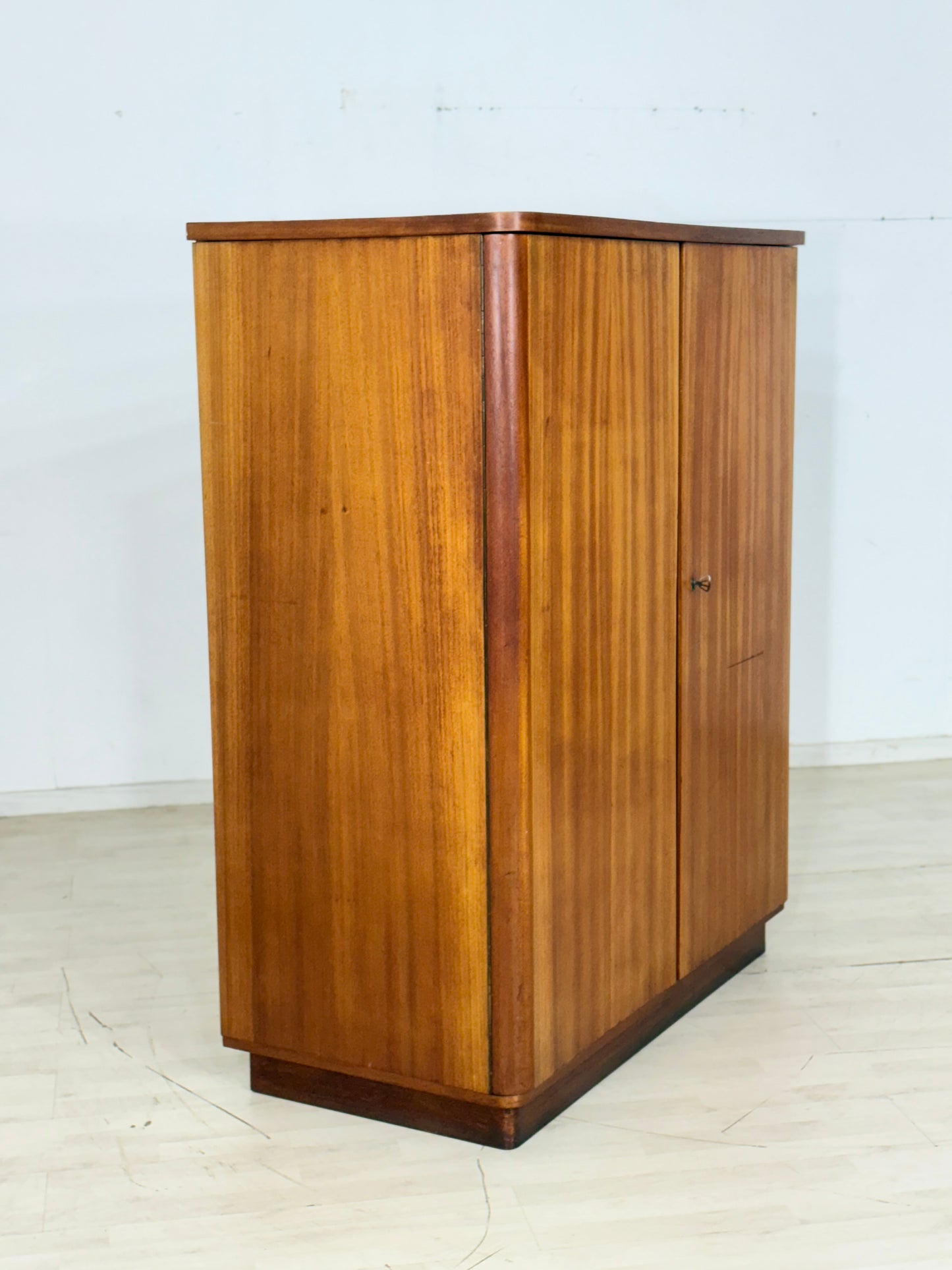 Mid Century Wäscheschrank Kleiderschrank Waschkommode Vintage Wardrobe