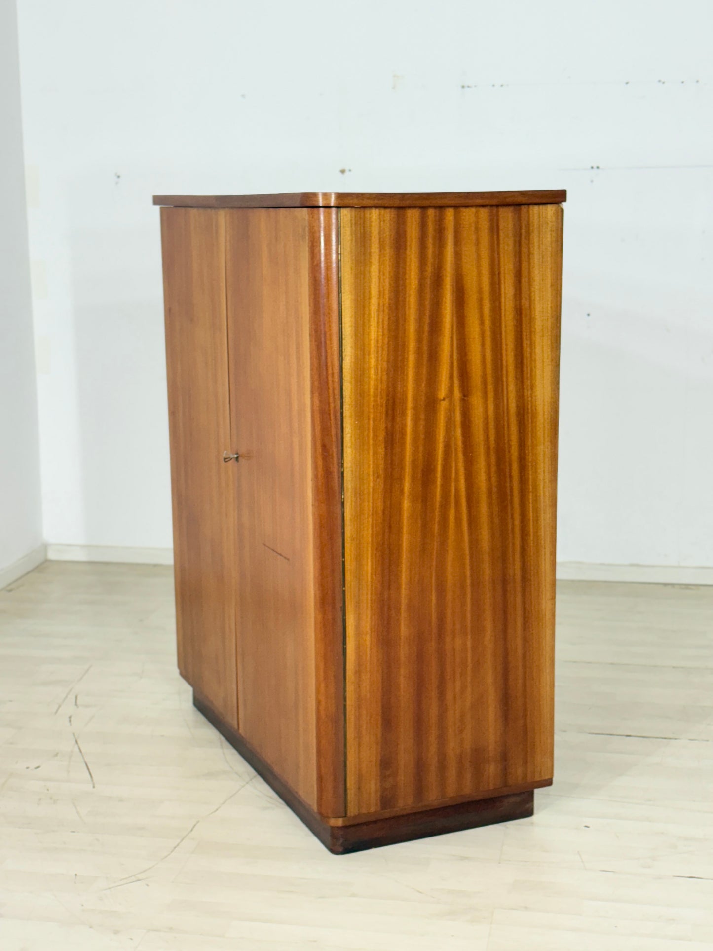 Mid Century Wäscheschrank Kleiderschrank Waschkommode Vintage Wardrobe
