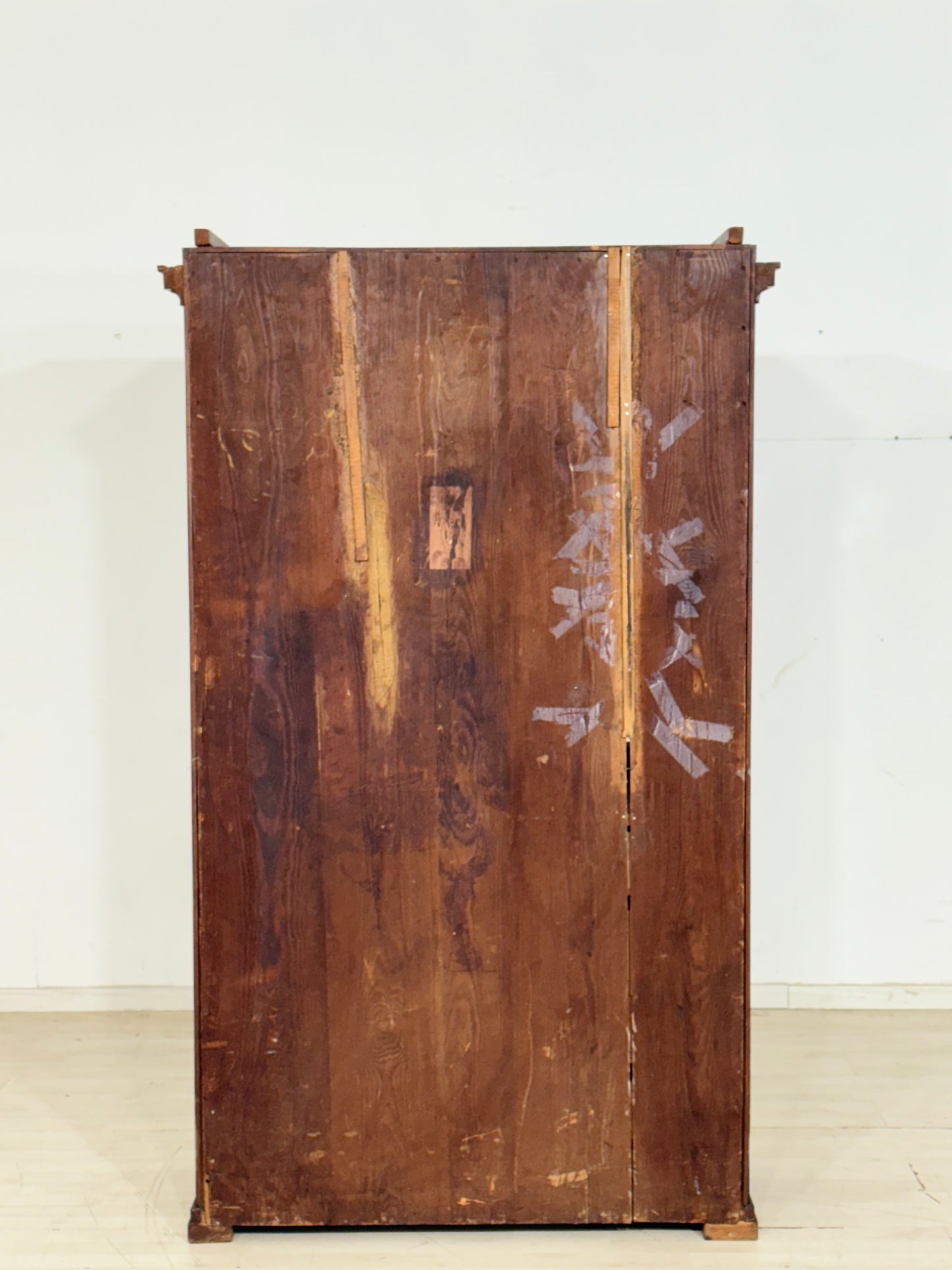 Antiker Biedermeier-Aufsatzschrank aus Nussbaum / Vitrinenschrank / Gründerzeit