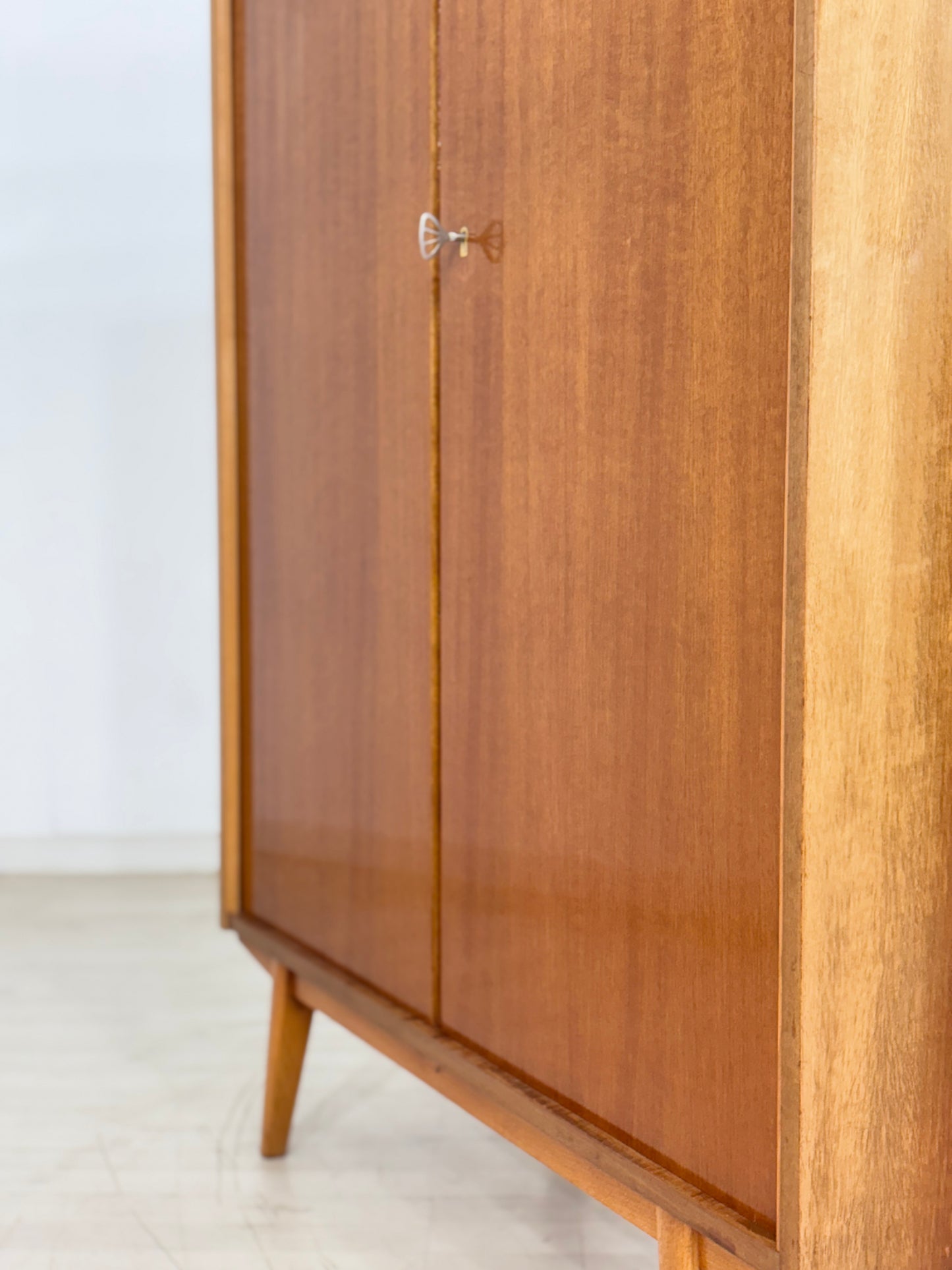 Mid Century Wäscheschrank Schrank Schuhschrank Flurschrank Vintage