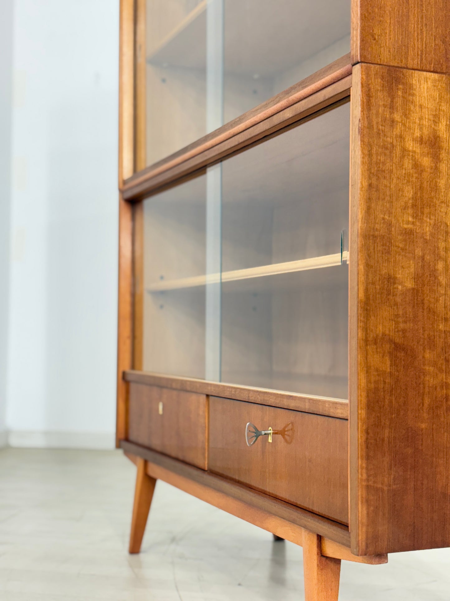 60er Jahre Vitrine Regal Vitrinenschrank Fächerschrank Vintage Highboard
