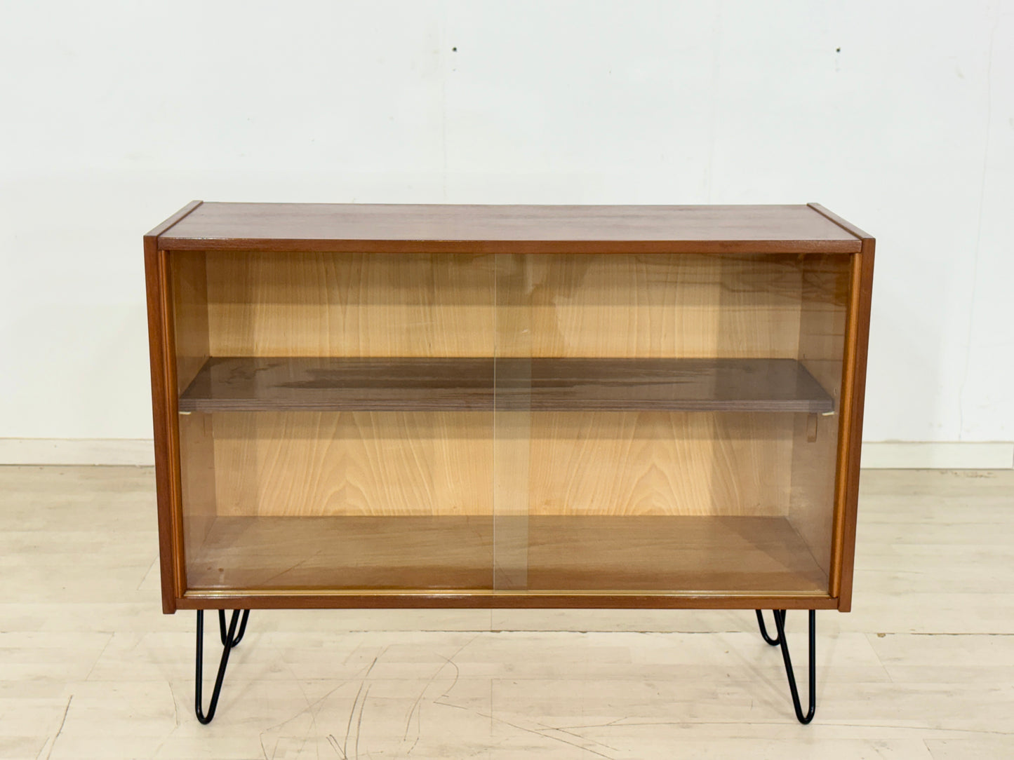 Century Vitrine Kommode Schrank Flurschrank Wohnzimmerschrank Vintage