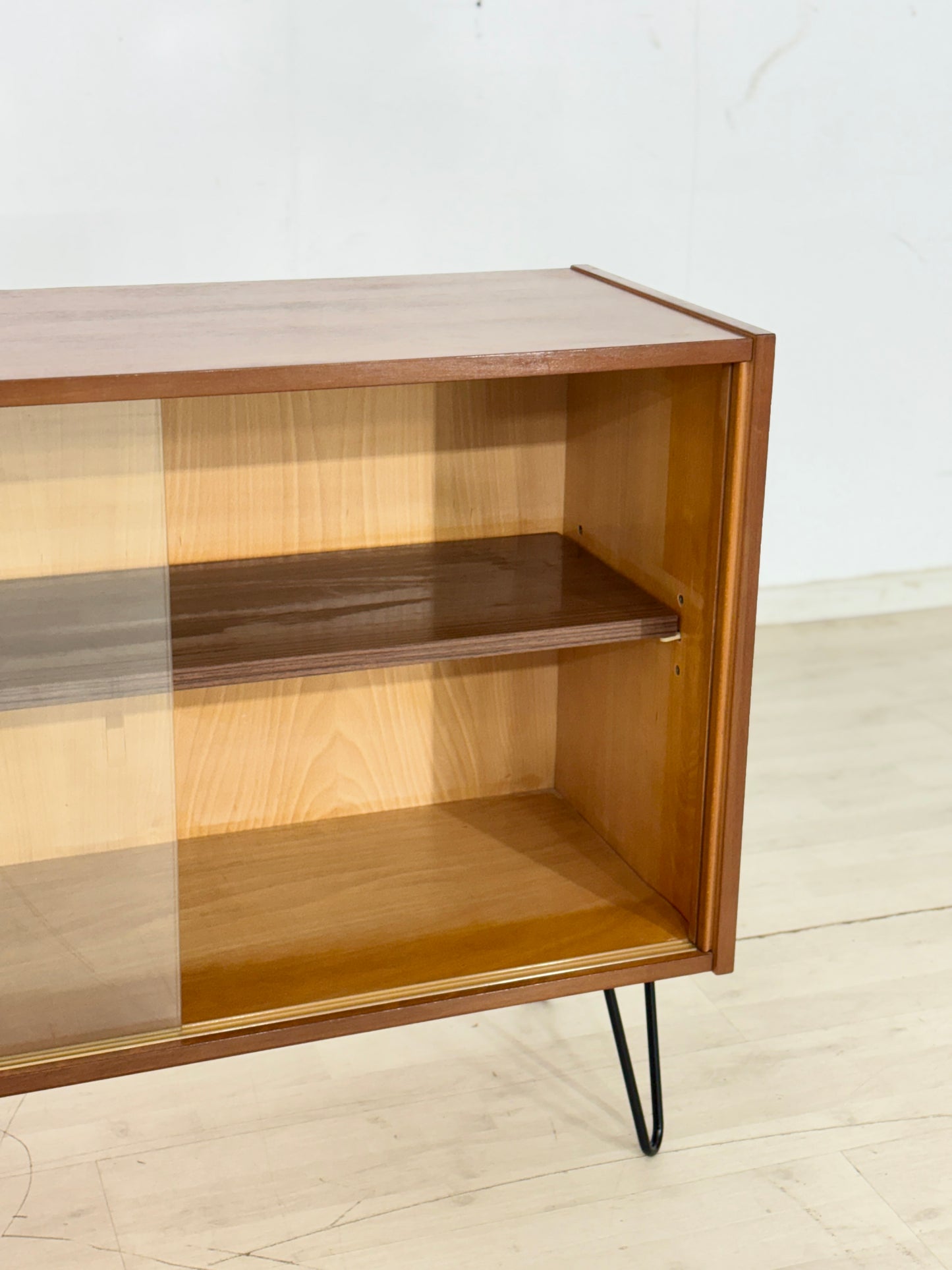Century Vitrine Kommode Schrank Flurschrank Wohnzimmerschrank Vintage