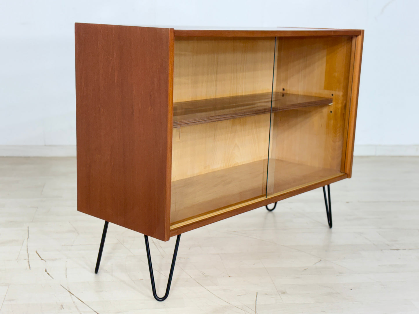 Century Vitrine Kommode Schrank Flurschrank Wohnzimmerschrank Vintage