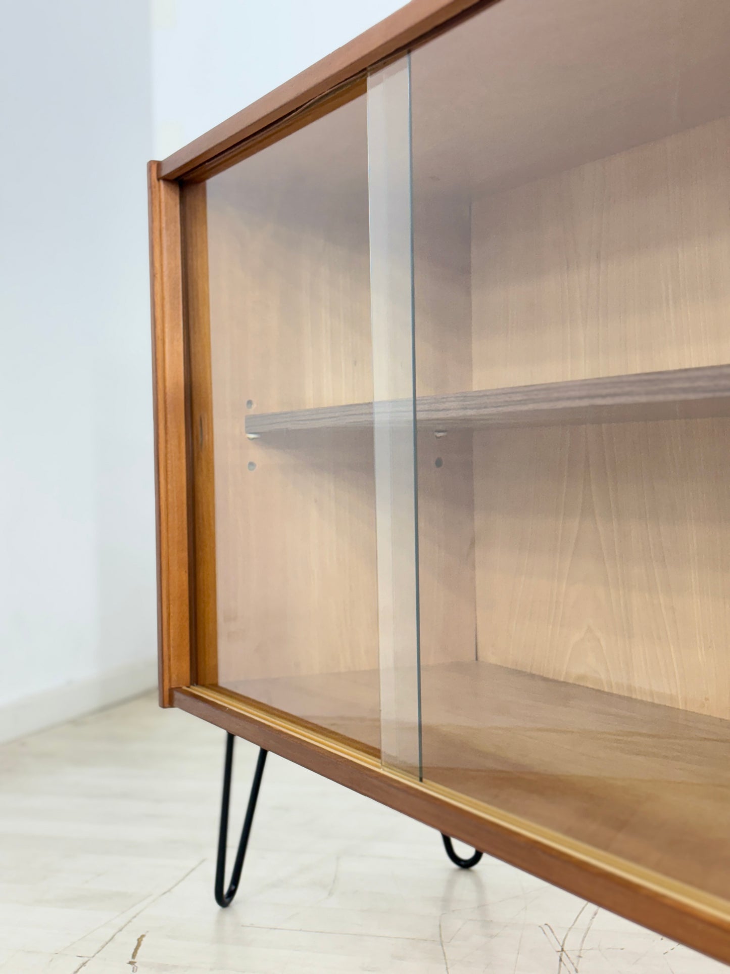 Century Vitrine Kommode Schrank Flurschrank Wohnzimmerschrank Vintage