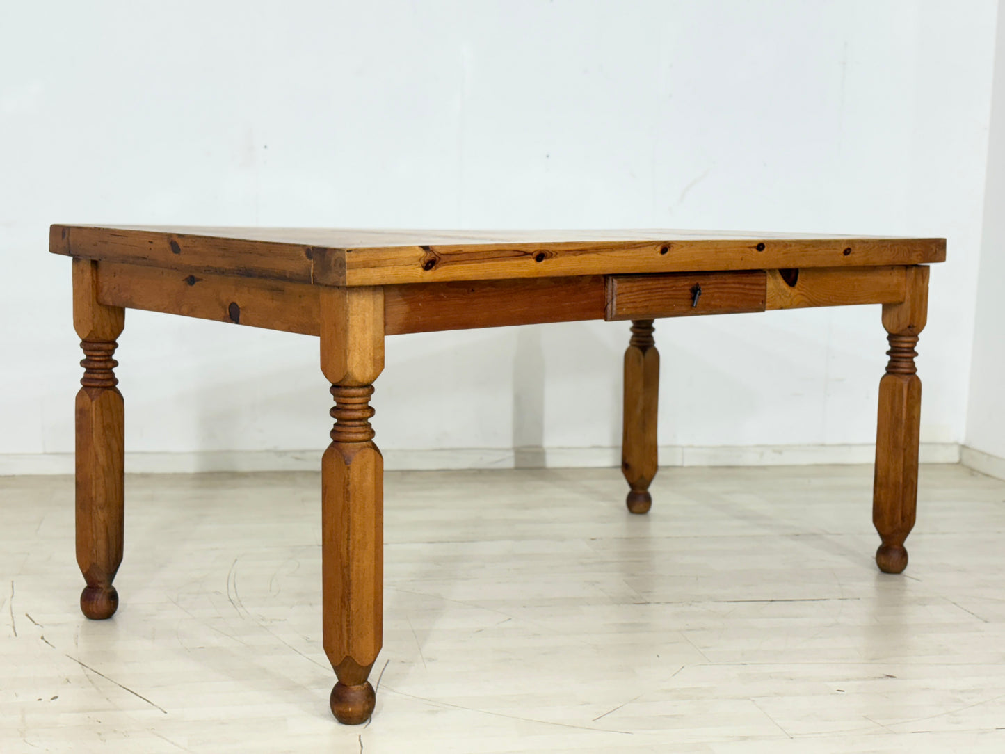 Massiver Holz Esstisch Tisch Küchentisch Kiefernholz um 1920