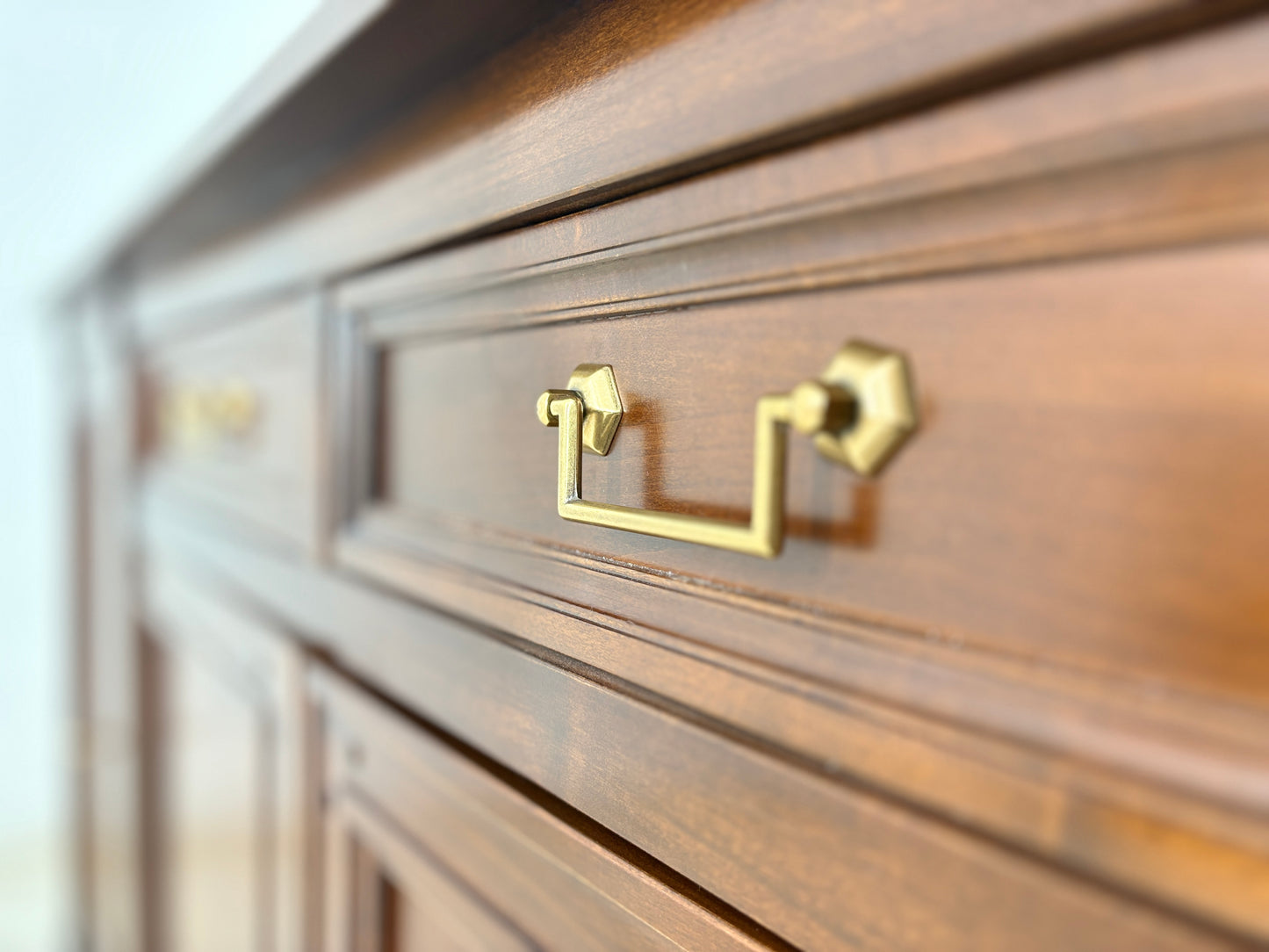 Sehr schöne Selva Anrichte Sideboard Schrank Wohnzimmerschrank