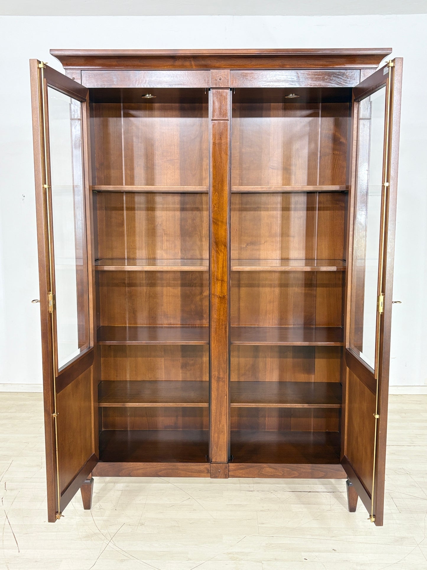 Schöne Selva Vitrine Anrichte Schrank Vitrinenschrank