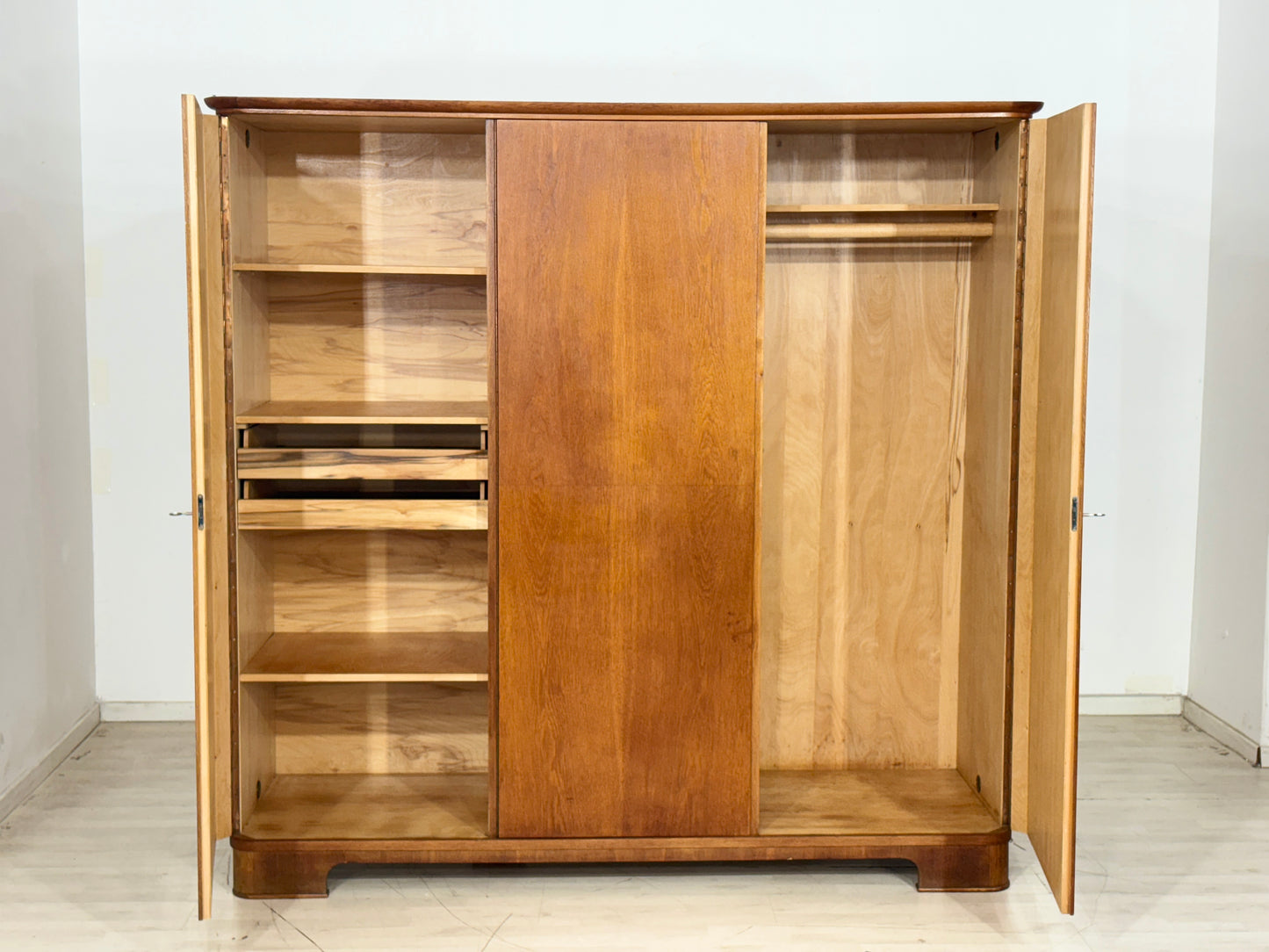 60er Jahre Kleiderschrank Holz Schrank Wäscheschrank Vintage