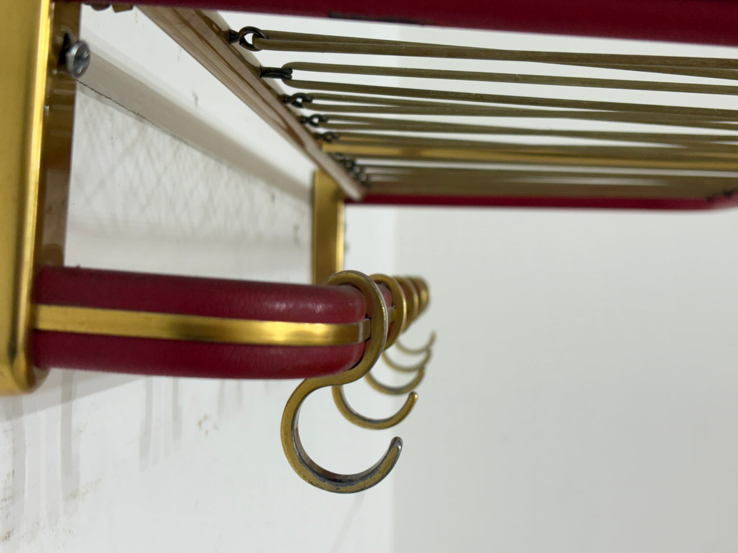 Mid-Century Design / stilvolle Wandgarderobe / 60er Jahre / Vintage-Kleiderständer