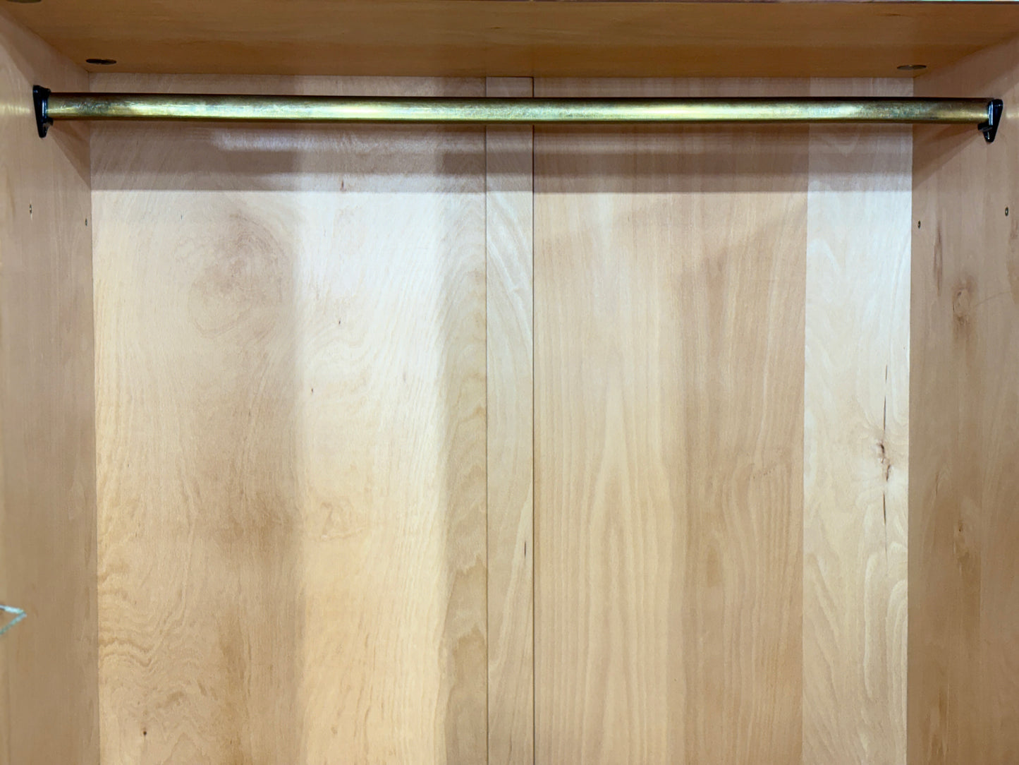 Zweitüriger Vintage Kleiderschrank Holz Schrank Schlafzimmerschrank