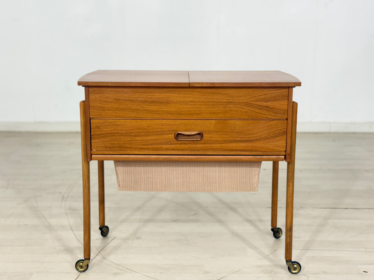 Vintage Teak Nähtisch Nähschrank Kommode Beistelltisch Danish Design