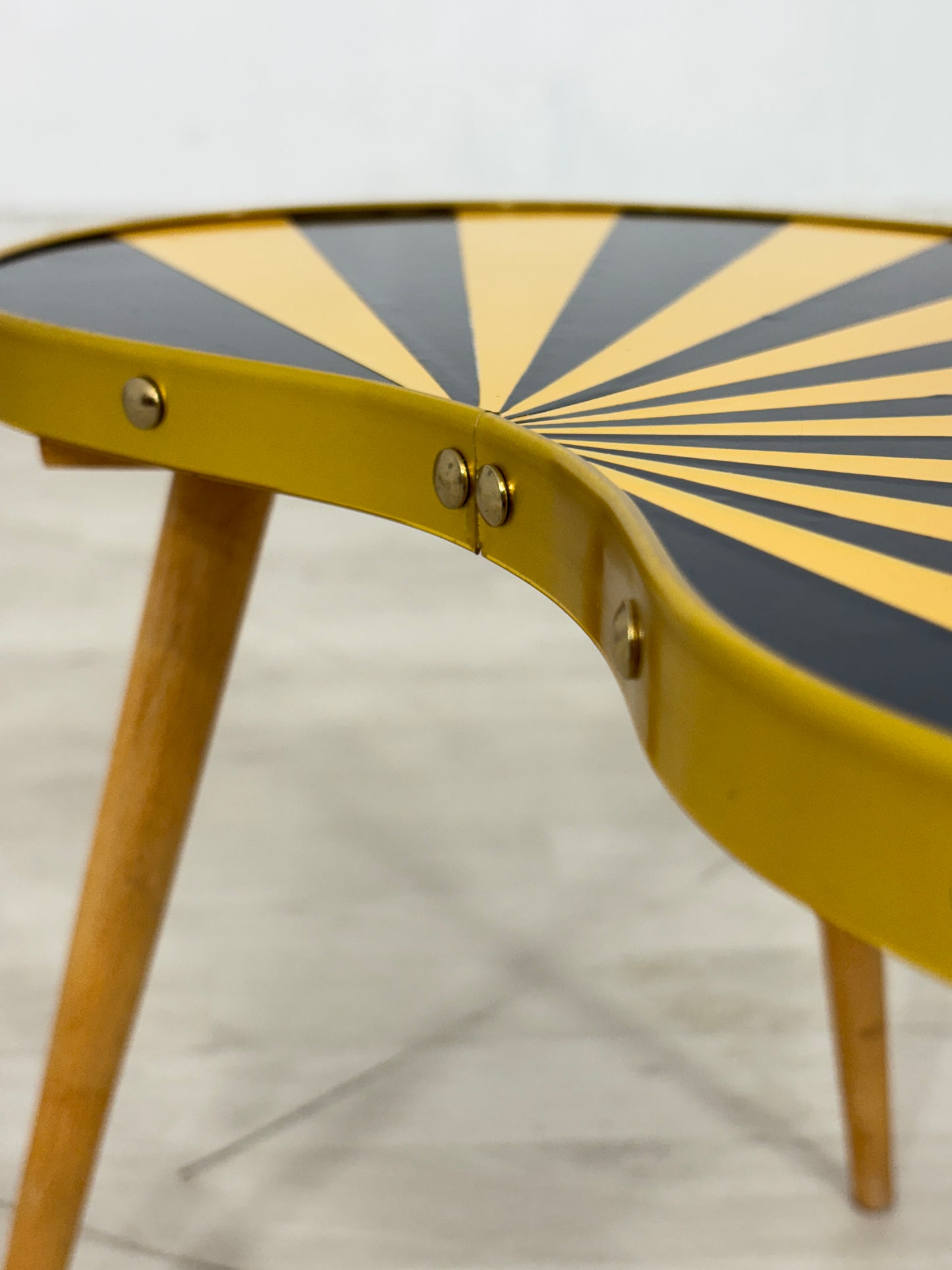 Mid Century Nierentisch Blumentisch Beistelltisch Ablage