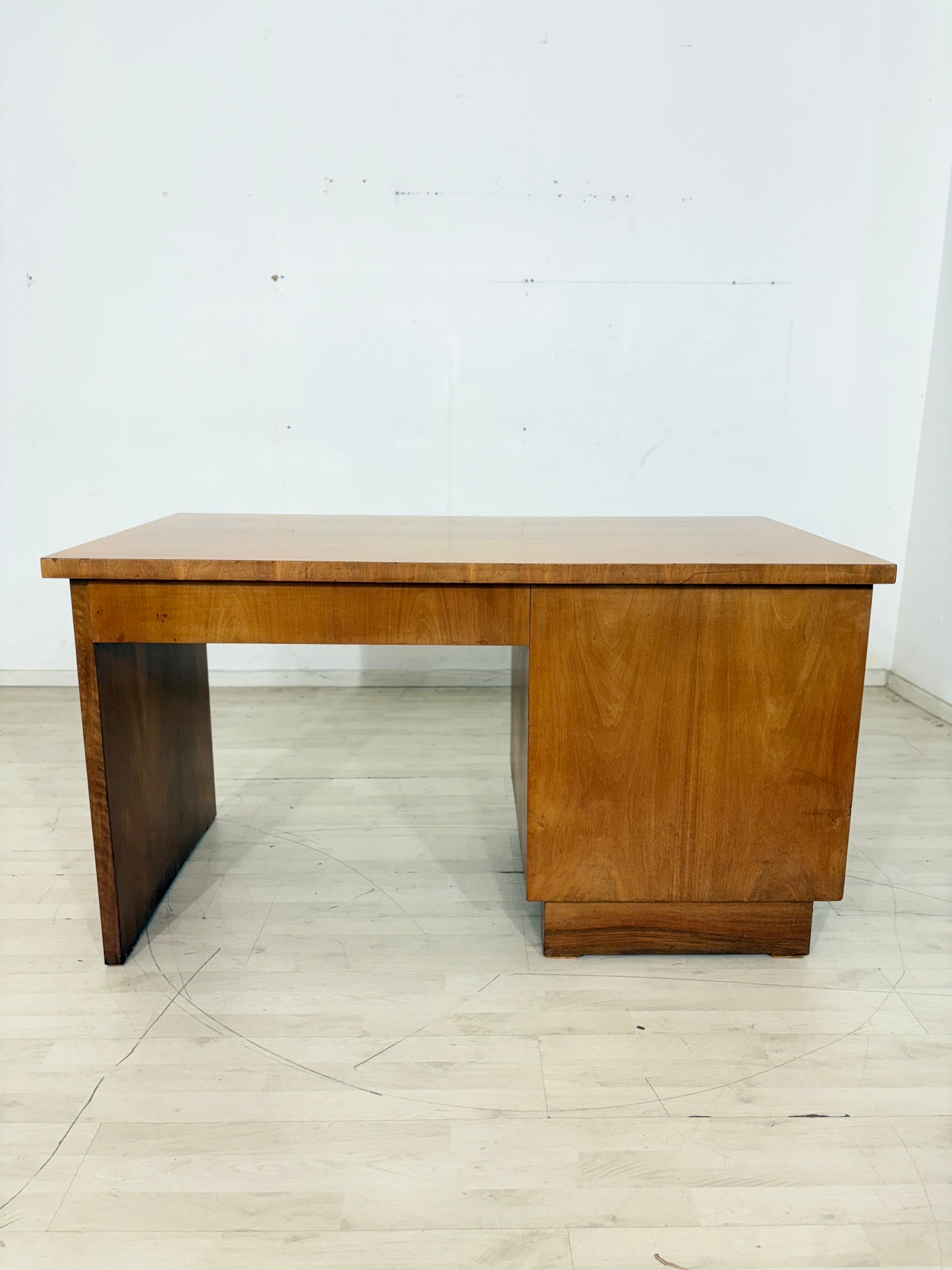 Art Deco Schreibtisch / Vintage Schreibtisch / 1928er Jahre Schreibtisch / Nussbaum Bürotisch