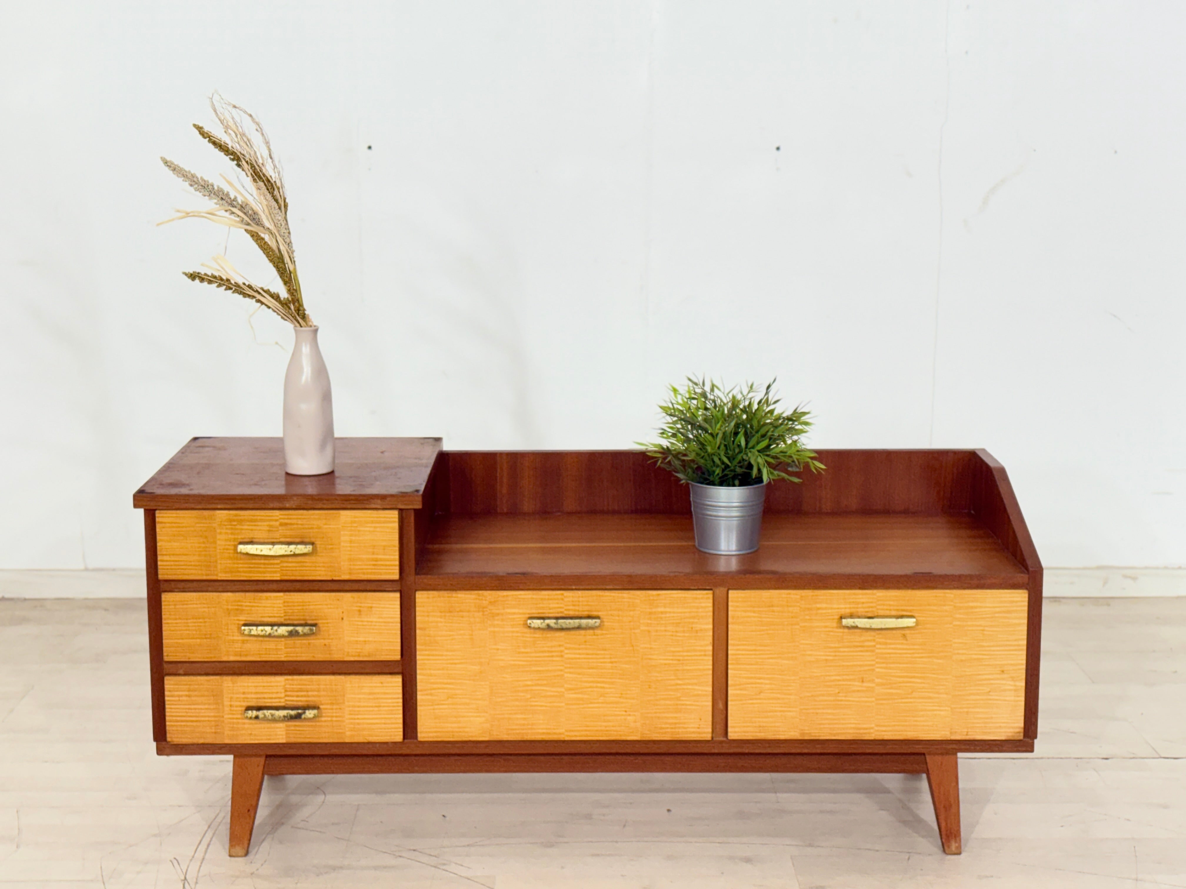 Sehr schöne Vintage Kommode / Sideboard / Frisierkommode / Flurschrank ...