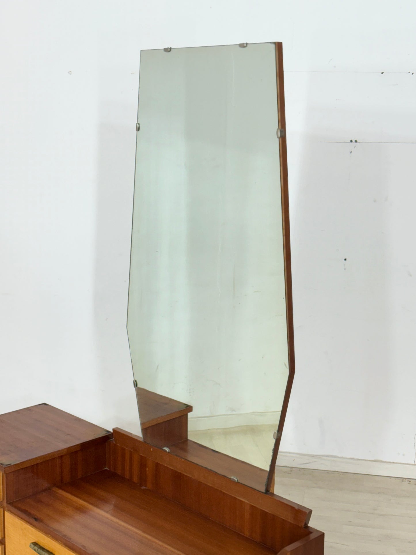 Sehr schöne Vintage Kommode / Sideboard / Frisierkommode / Flurschrank / Schlafzimmerschrank