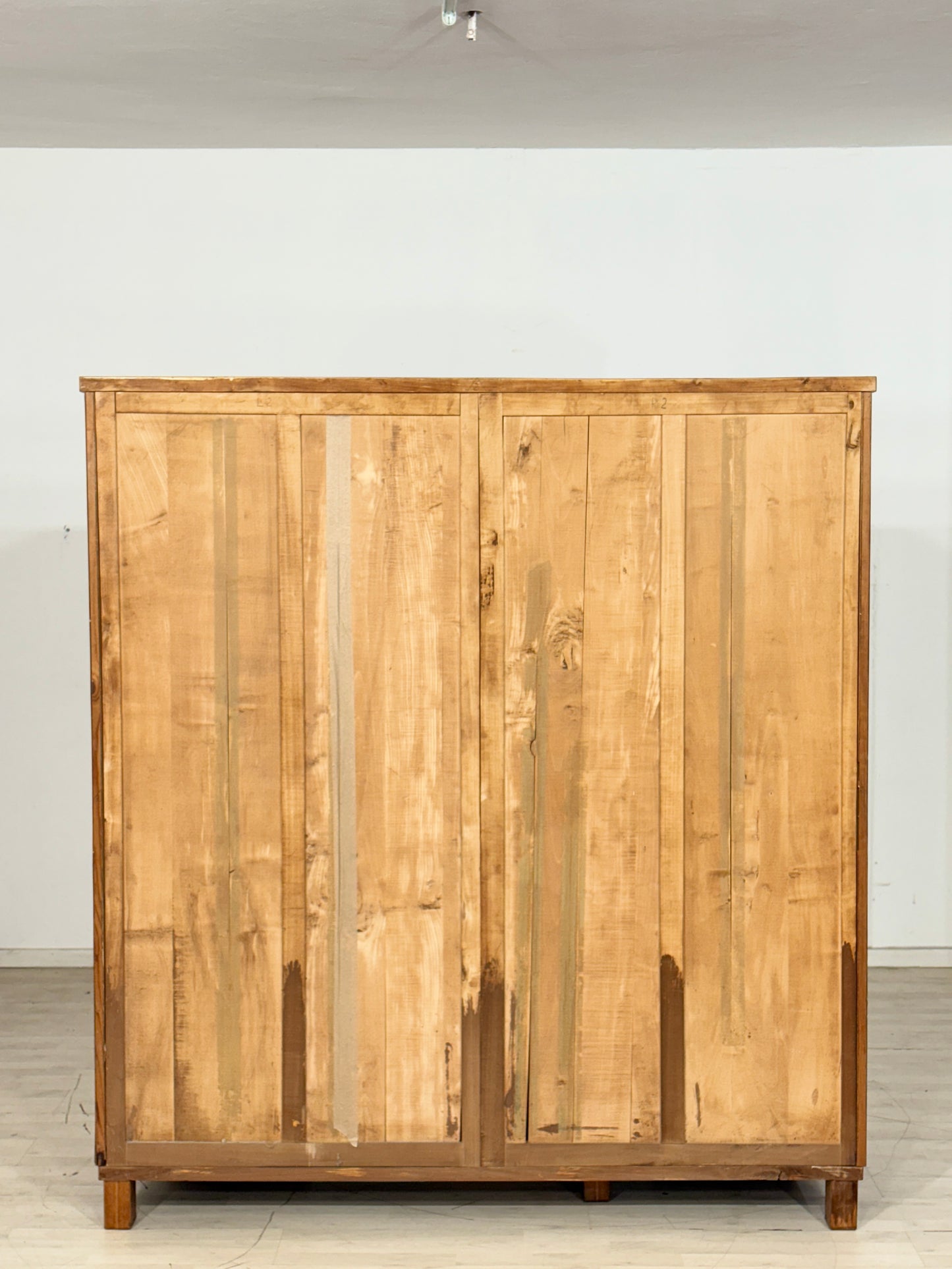 Sehr Schöner Mid-Century Kleiderschrank / Holz Schrank / Wäscheschrank / Schlafzimmerschrank Vintage