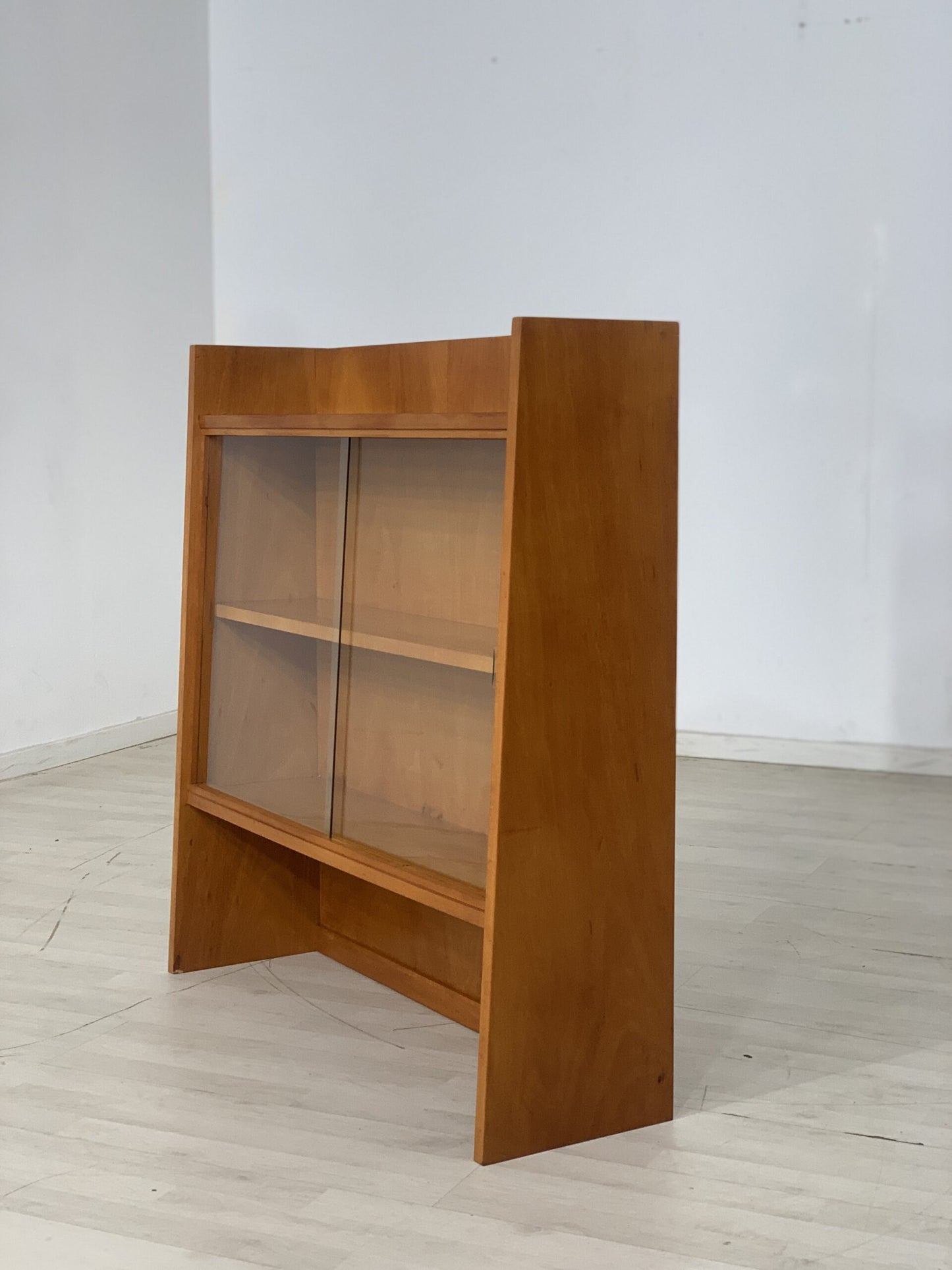 MID CENTURY CHEST OF DRAWERS SHOWCASE CABINET VINTAGE