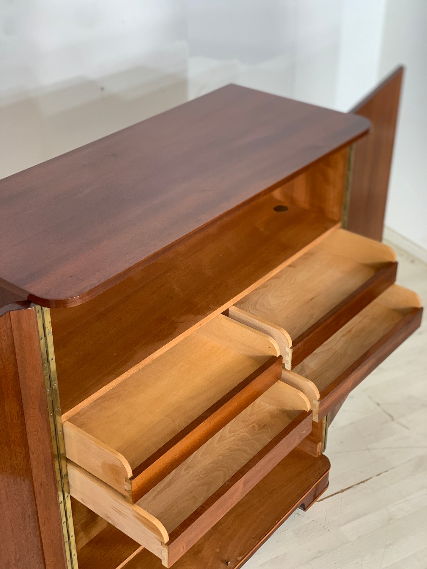 Armoire à linge vintage, buffet haut, commode, lavabo